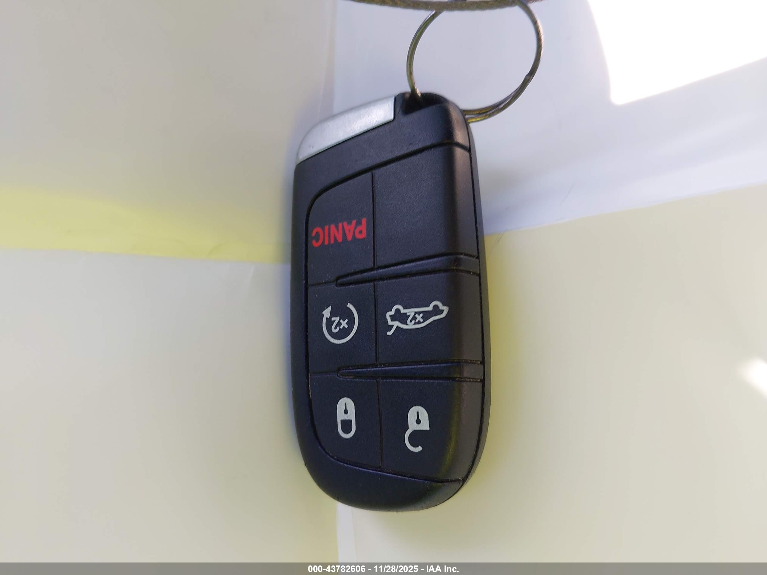 CHRYSLER 300 image 11