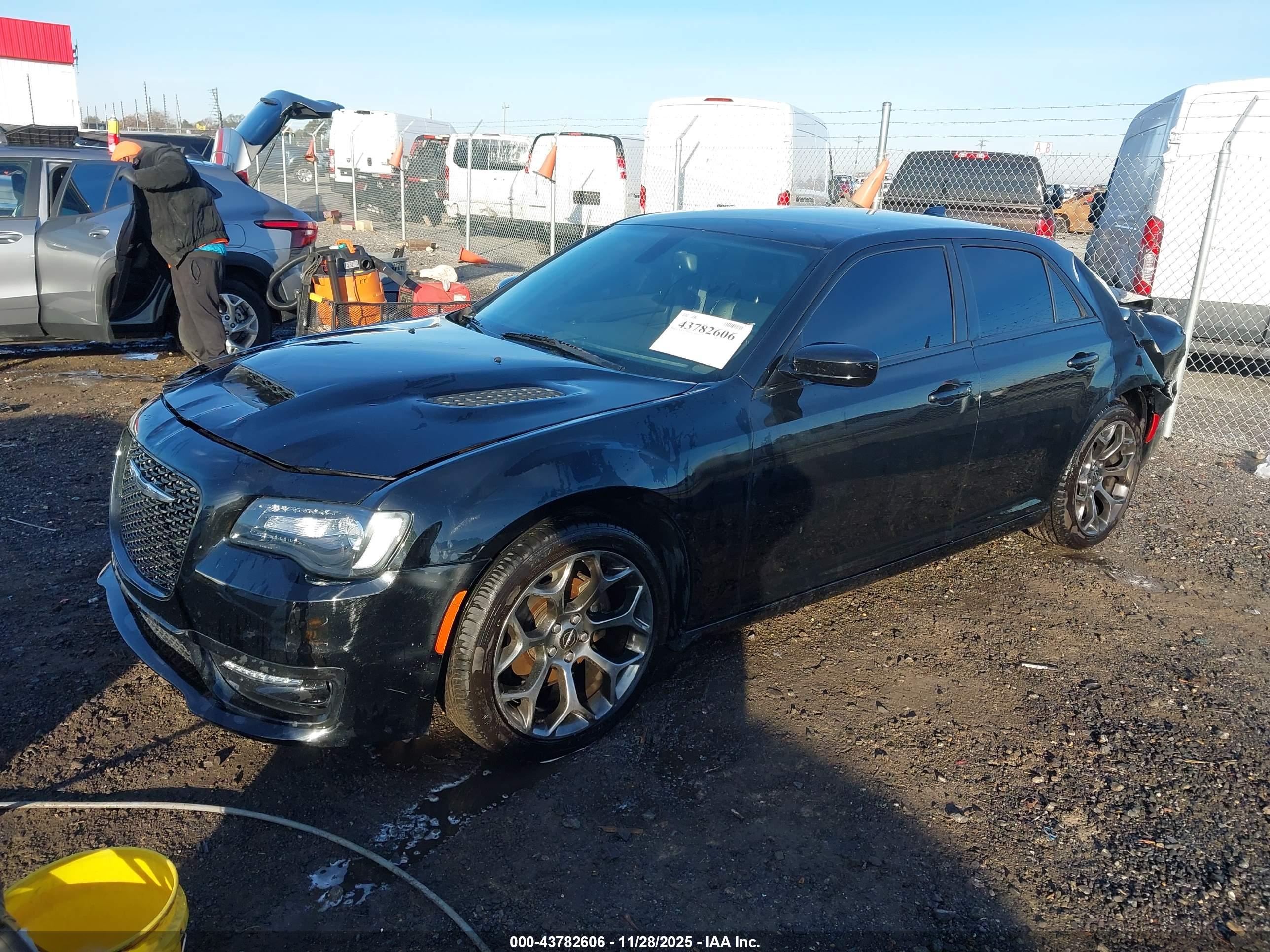 CHRYSLER 300 image 2