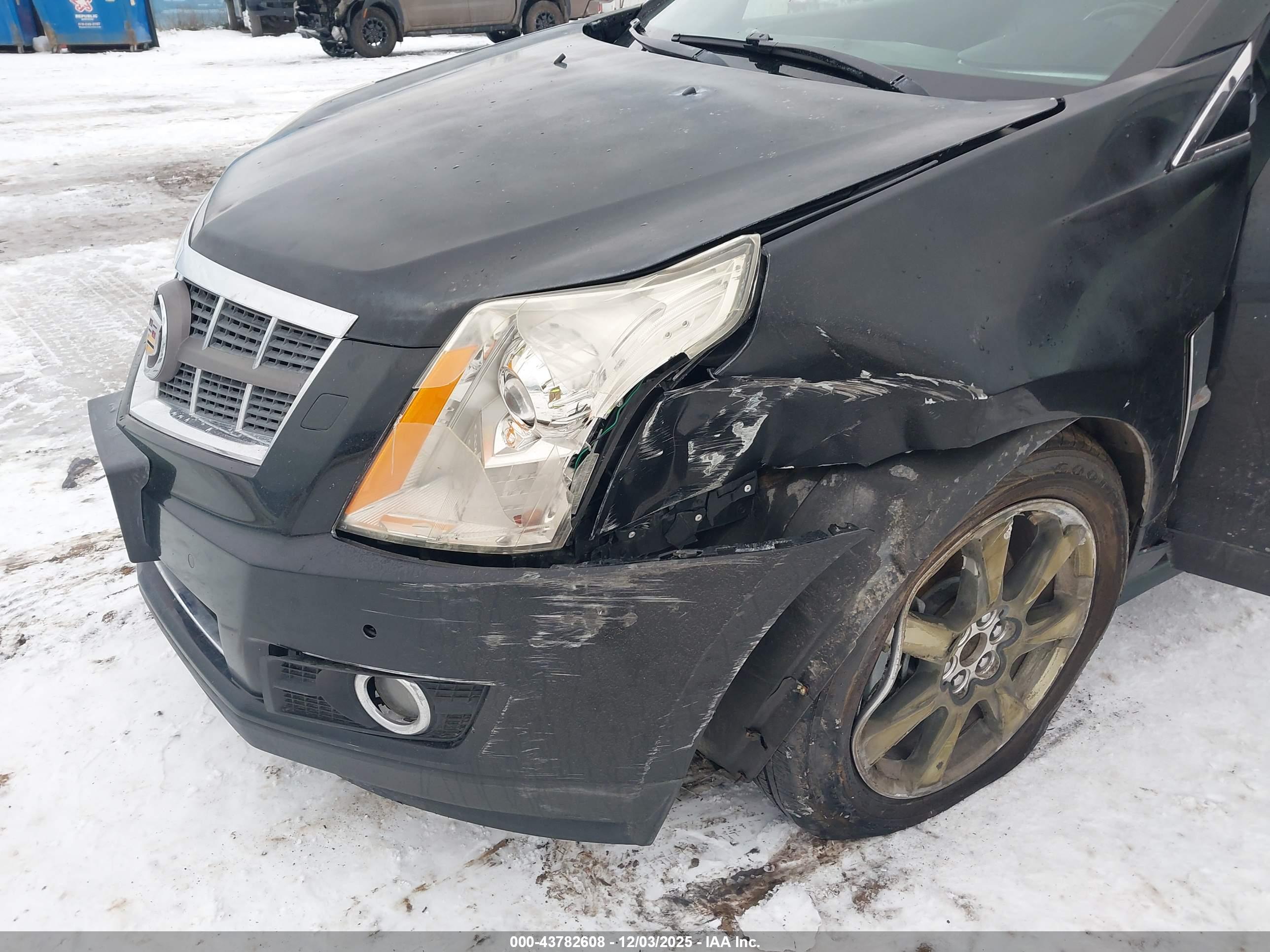 CADILLAC SRX image 6