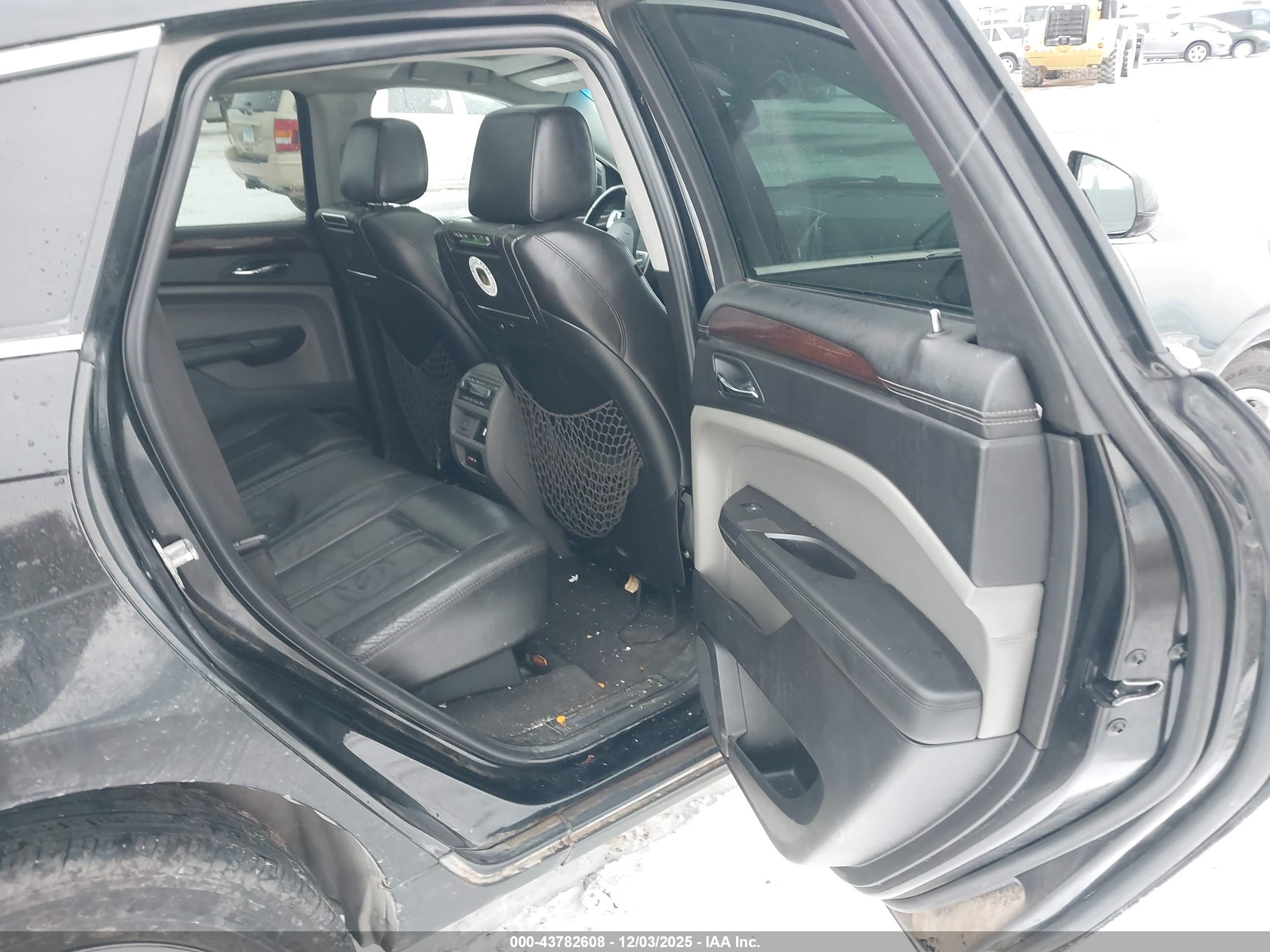 CADILLAC SRX image 8
