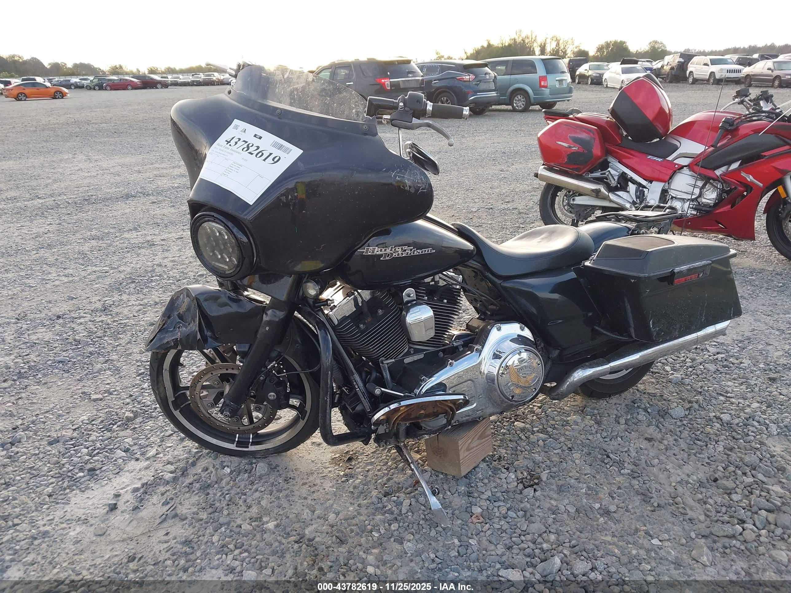 HARLEY-DAVIDSON FLHX image 2