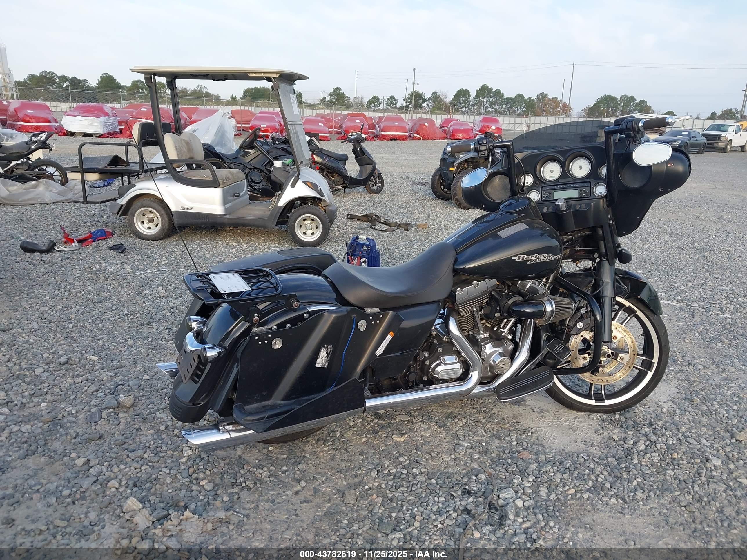 HARLEY-DAVIDSON FLHX image 4