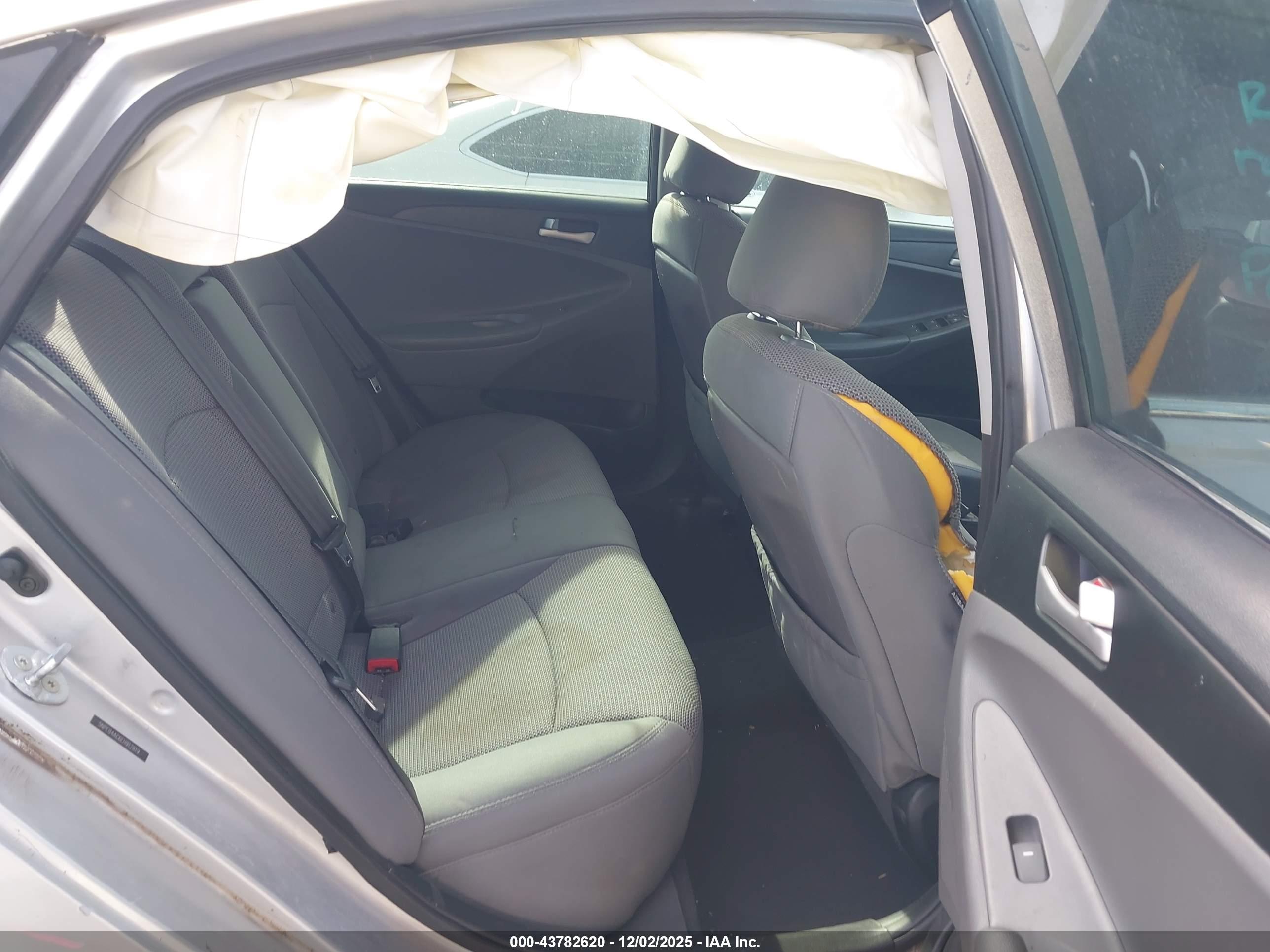 HYUNDAI SONATA image 8