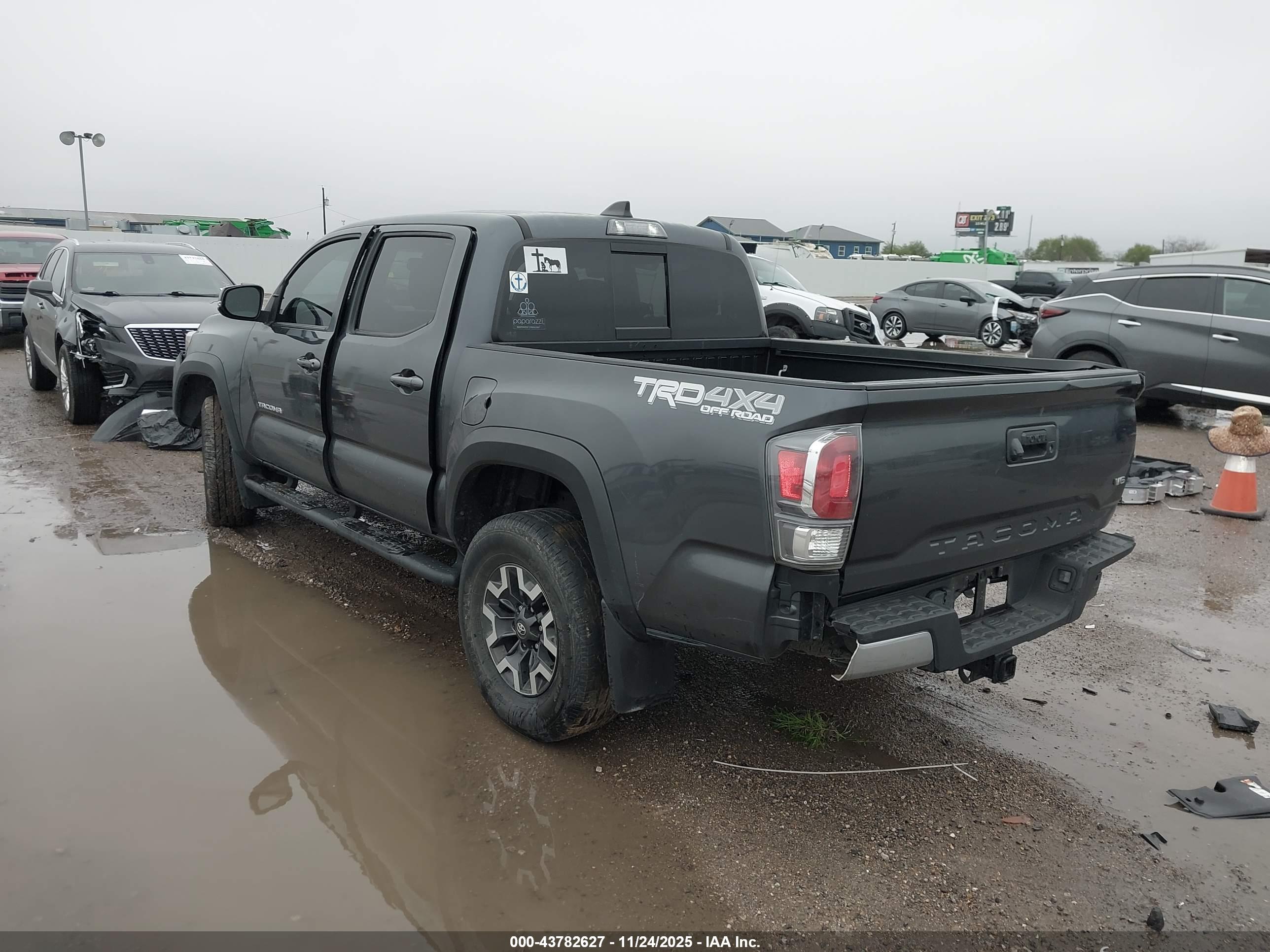 TOYOTA TACOMA image 3