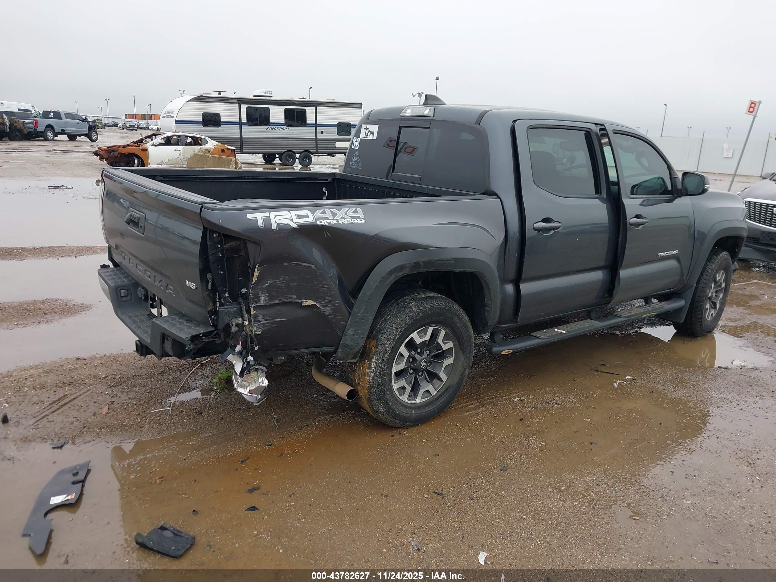 TOYOTA TACOMA image 6