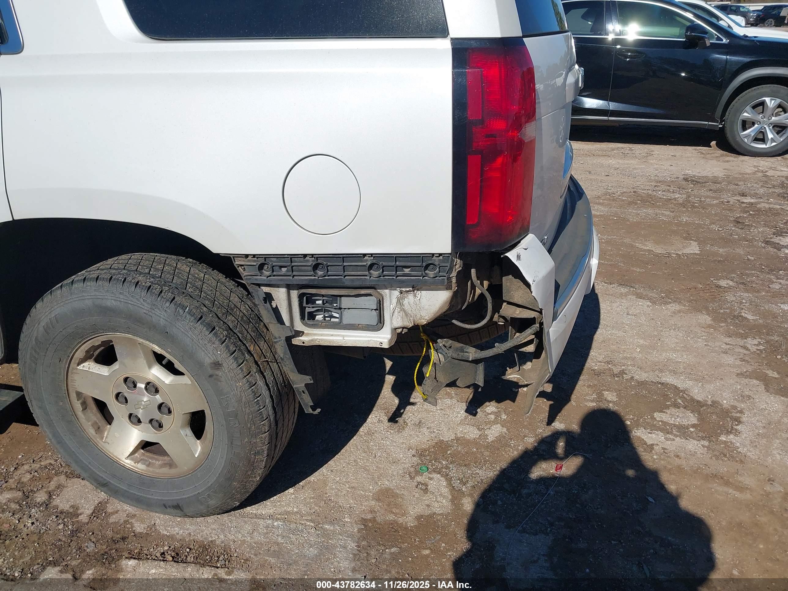 CHEVROLET TAHOE image 6