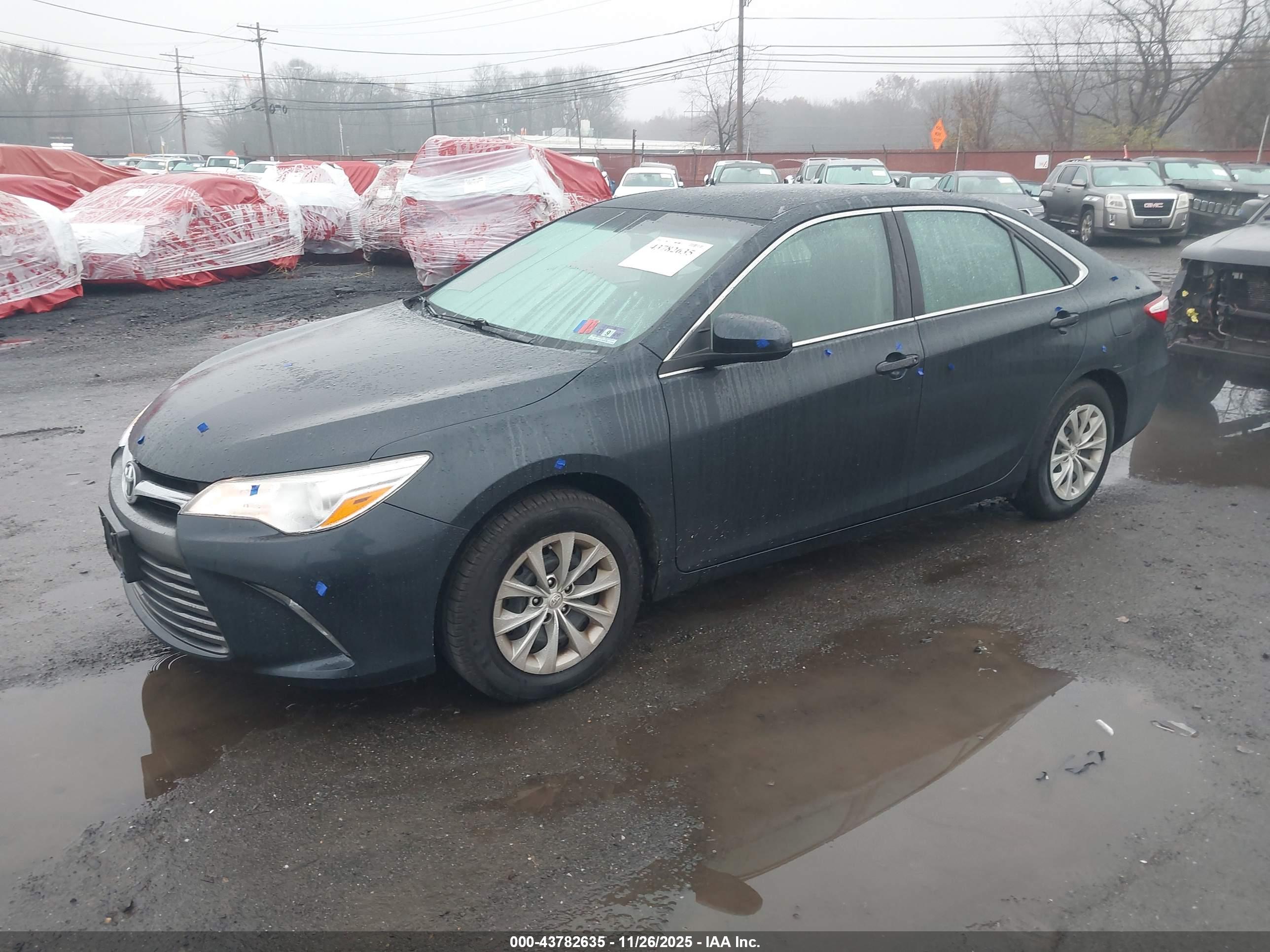 TOYOTA CAMRY image 2