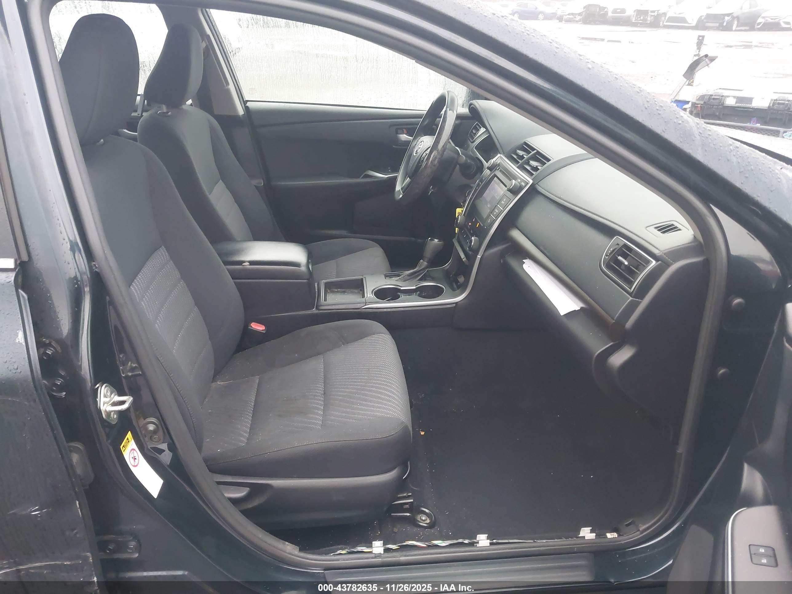 TOYOTA CAMRY image 5