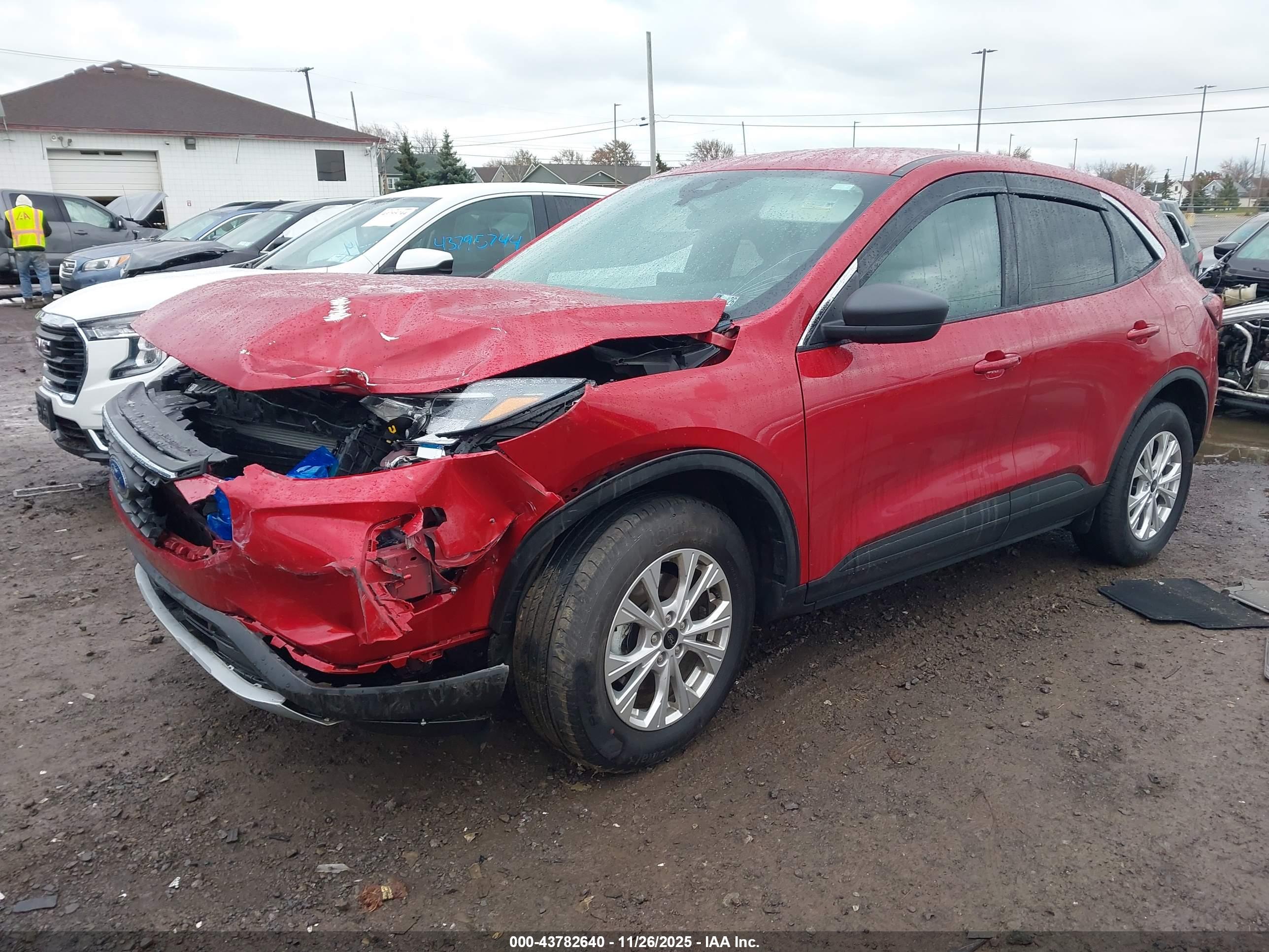 FORD ESCAPE image 2