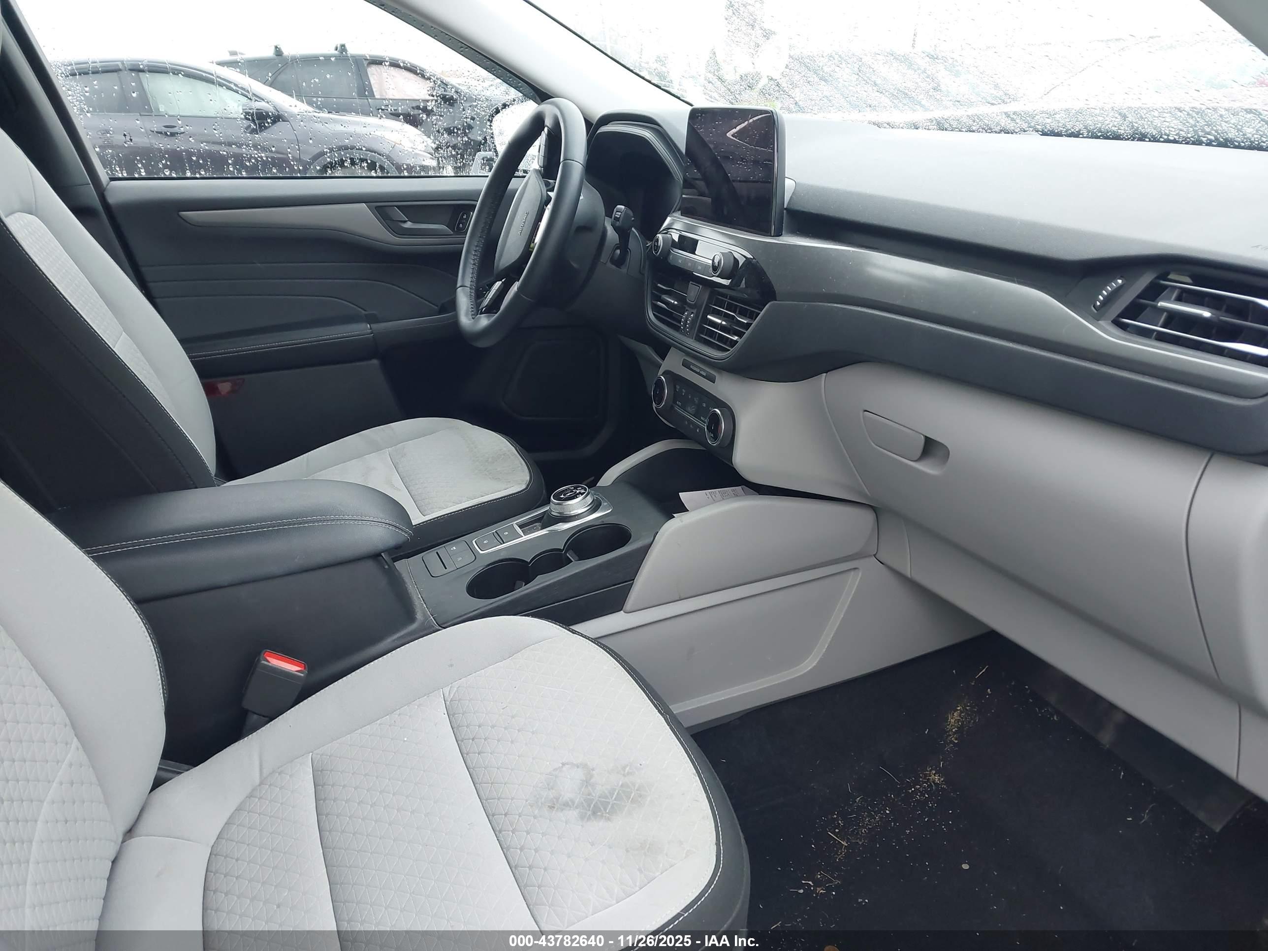FORD ESCAPE image 5