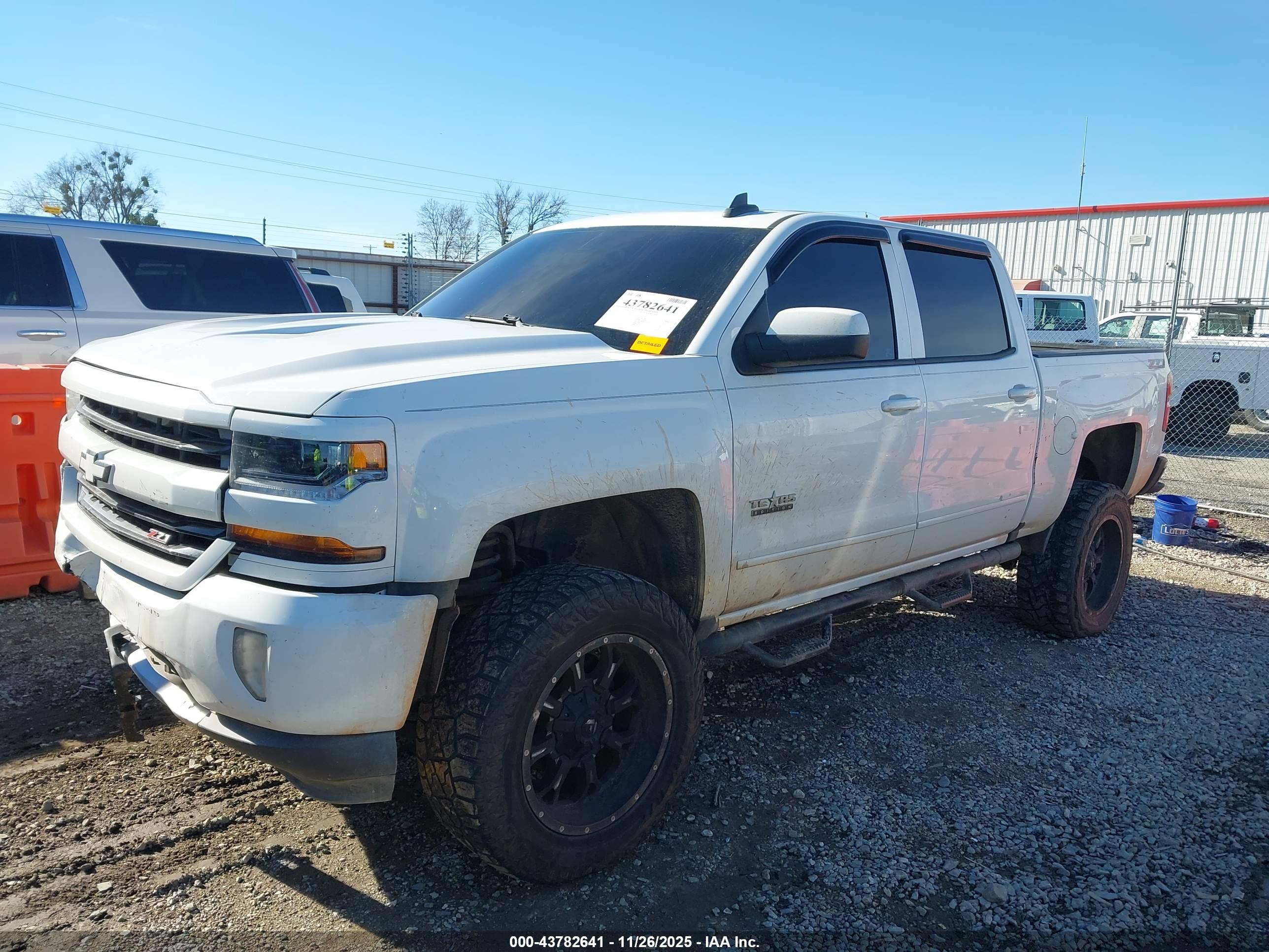 CHEVROLET SILVERADO image 2