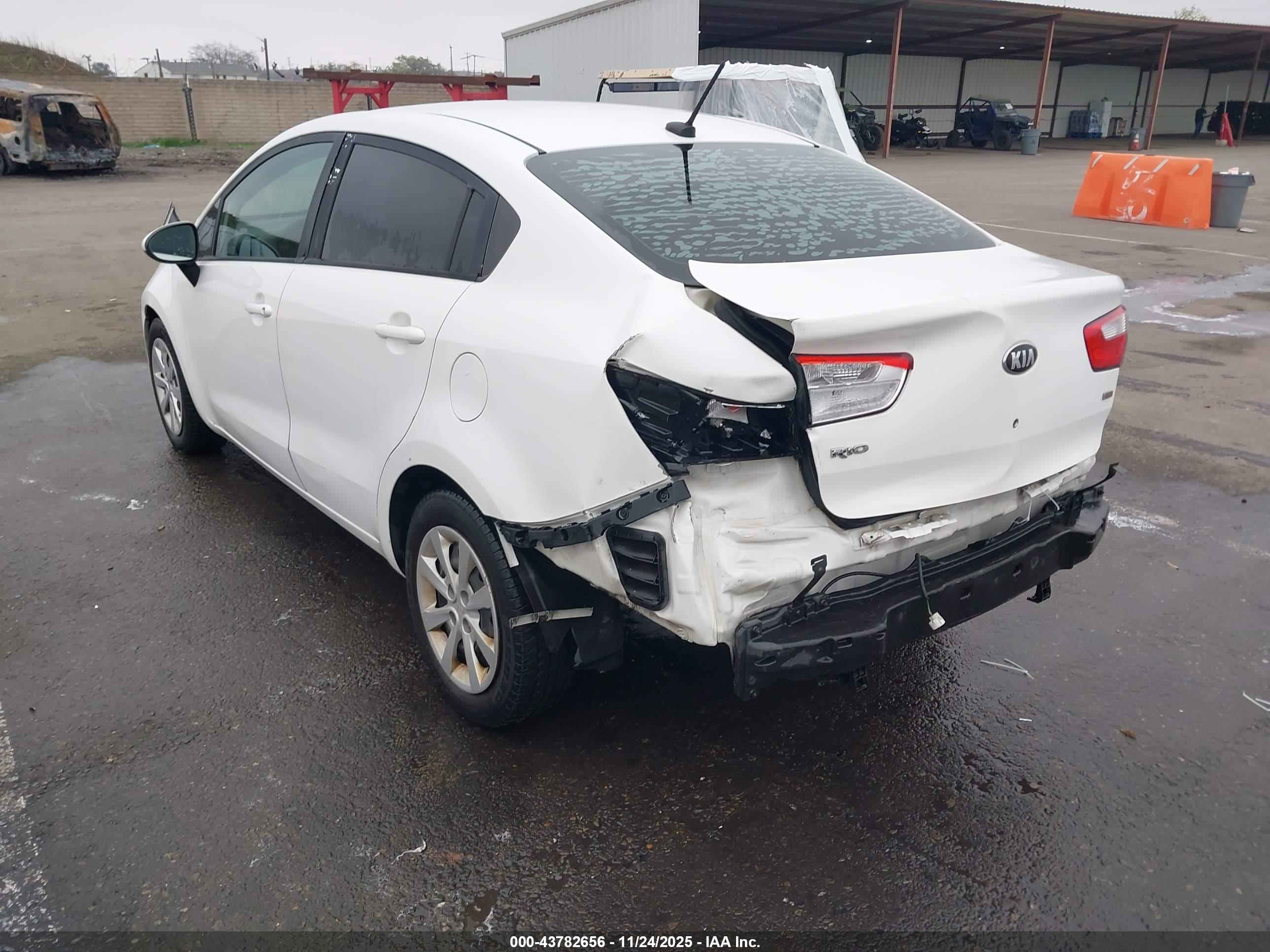 KIA RIO image 3