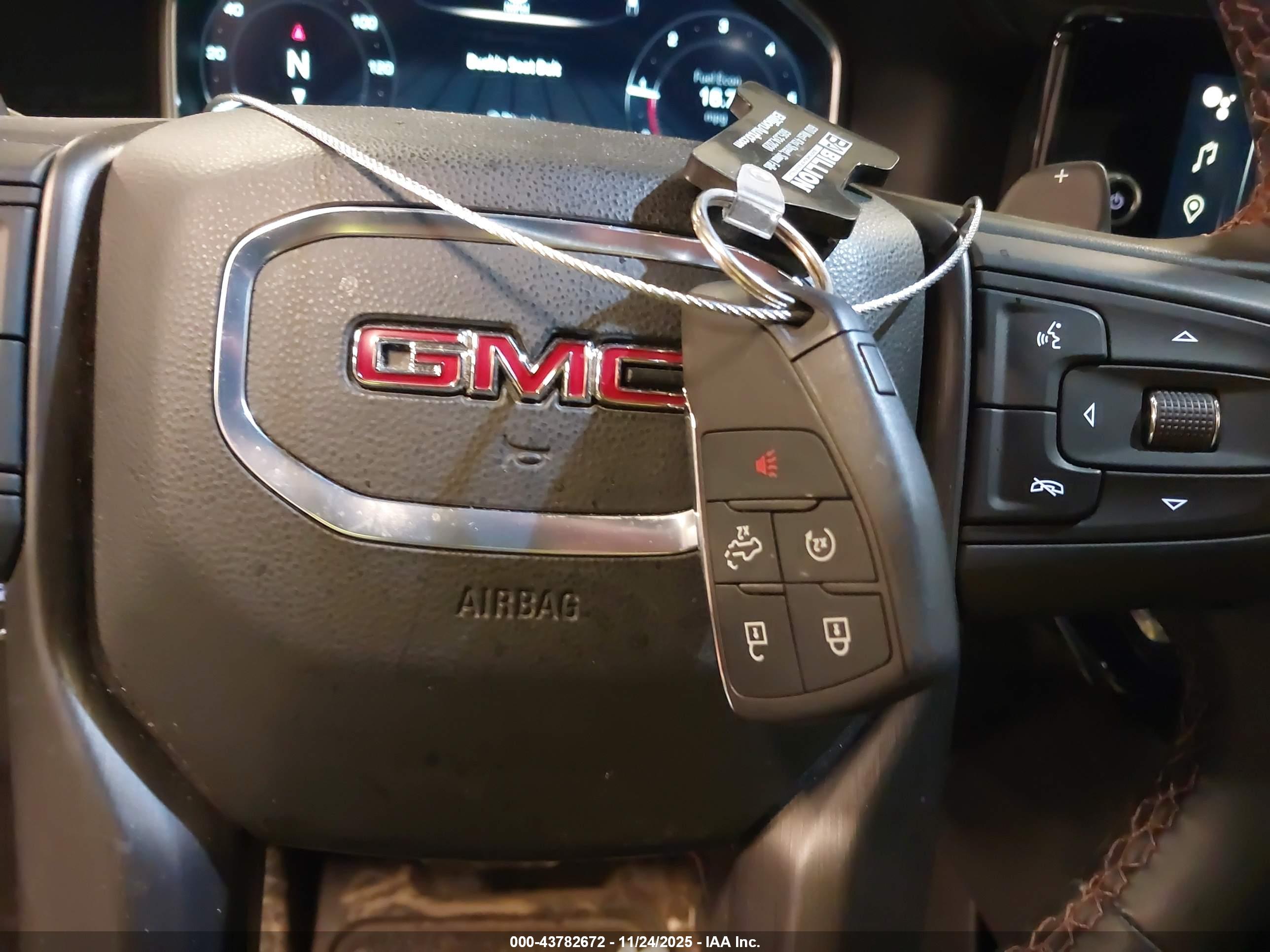GMC SIERRA image 11