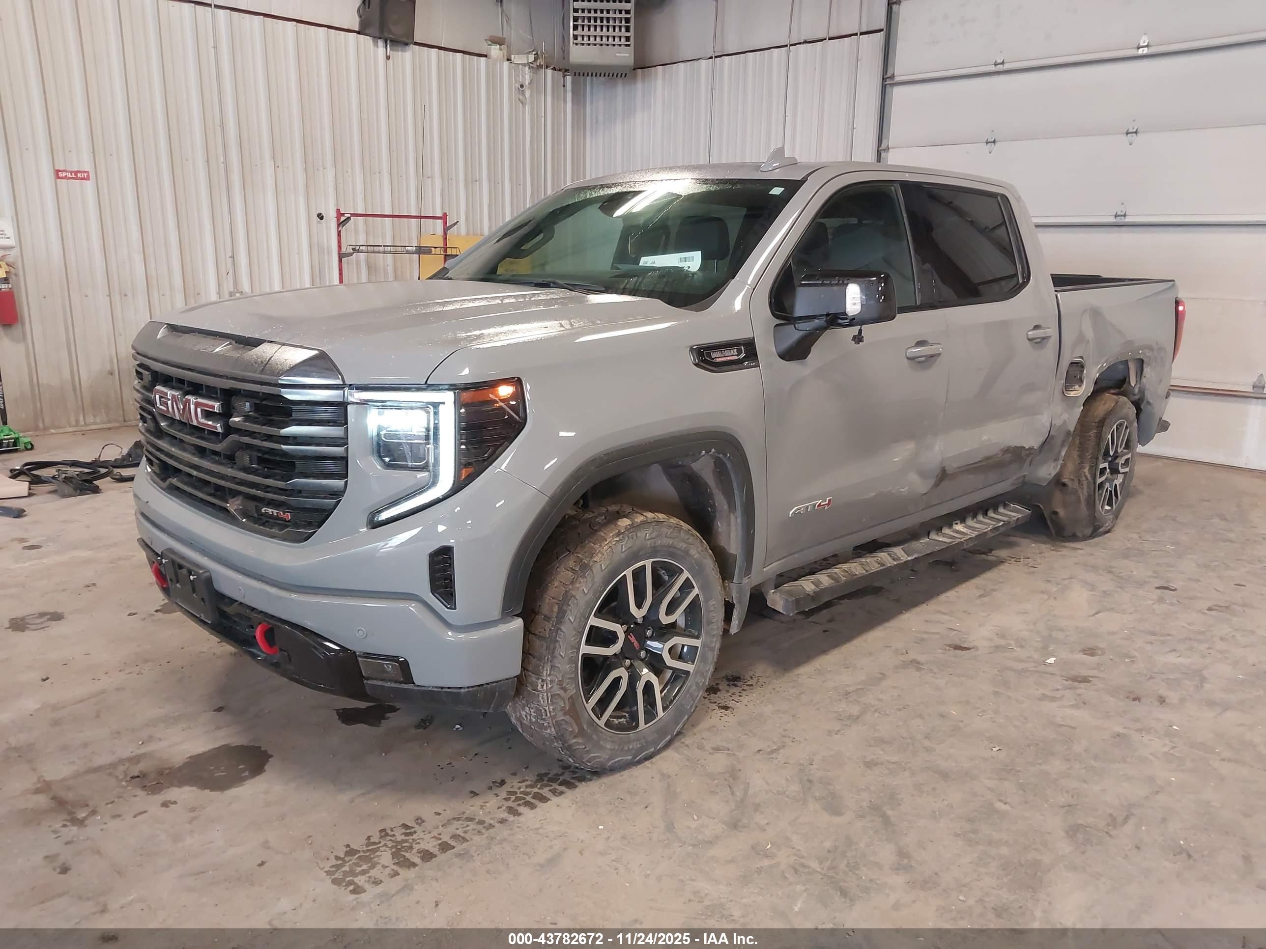 GMC SIERRA image 2