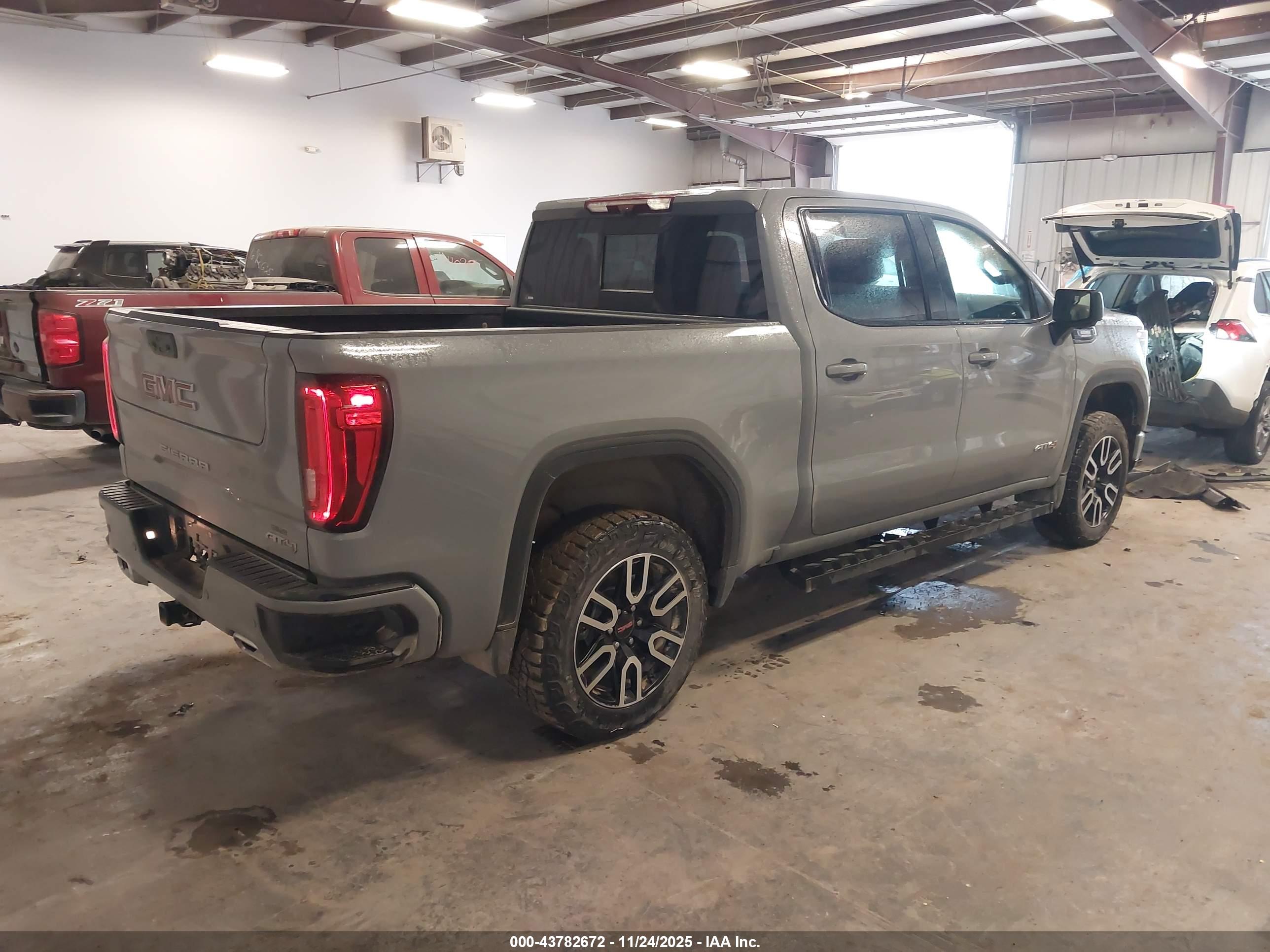 GMC SIERRA image 4