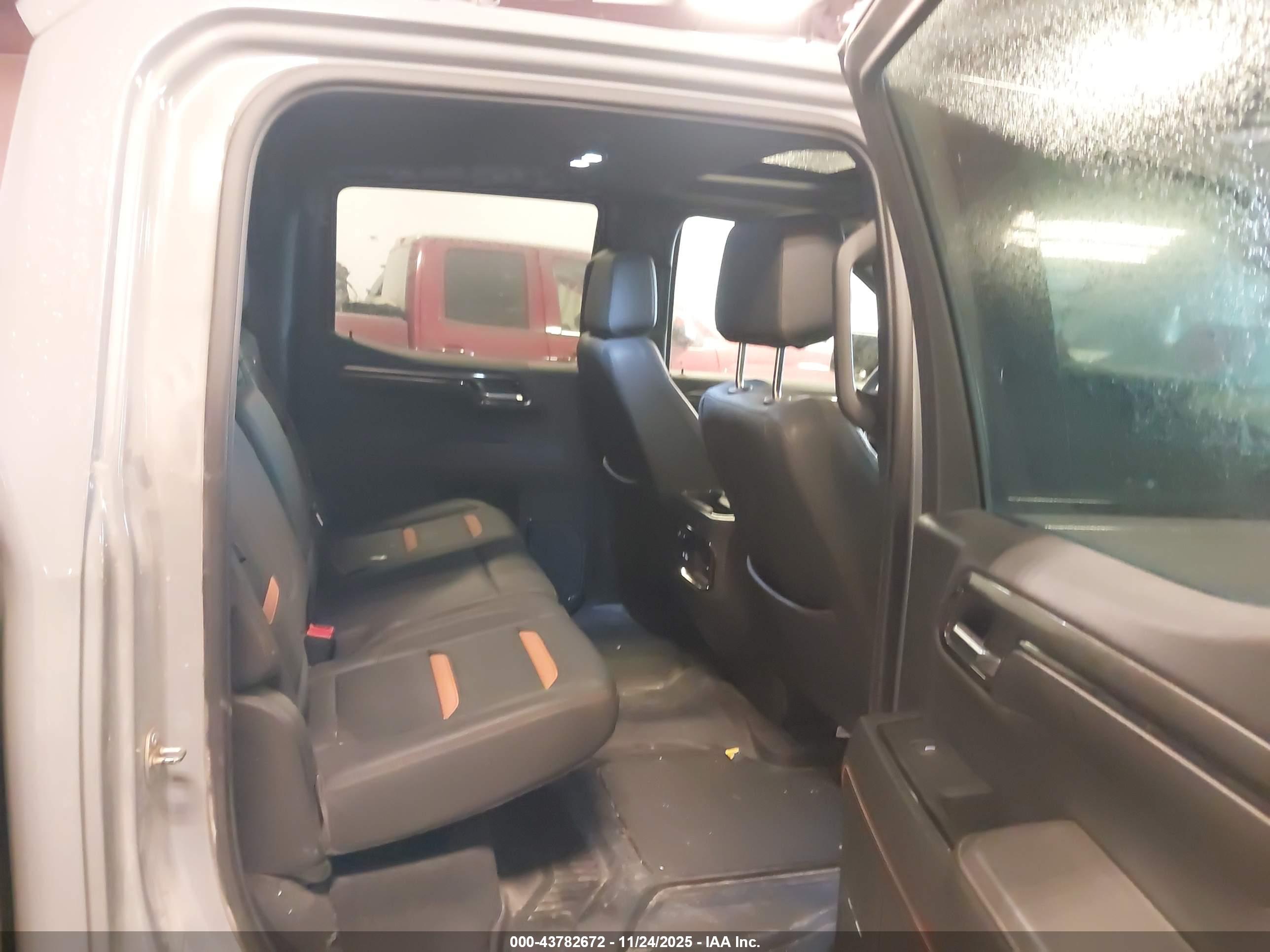 GMC SIERRA image 8