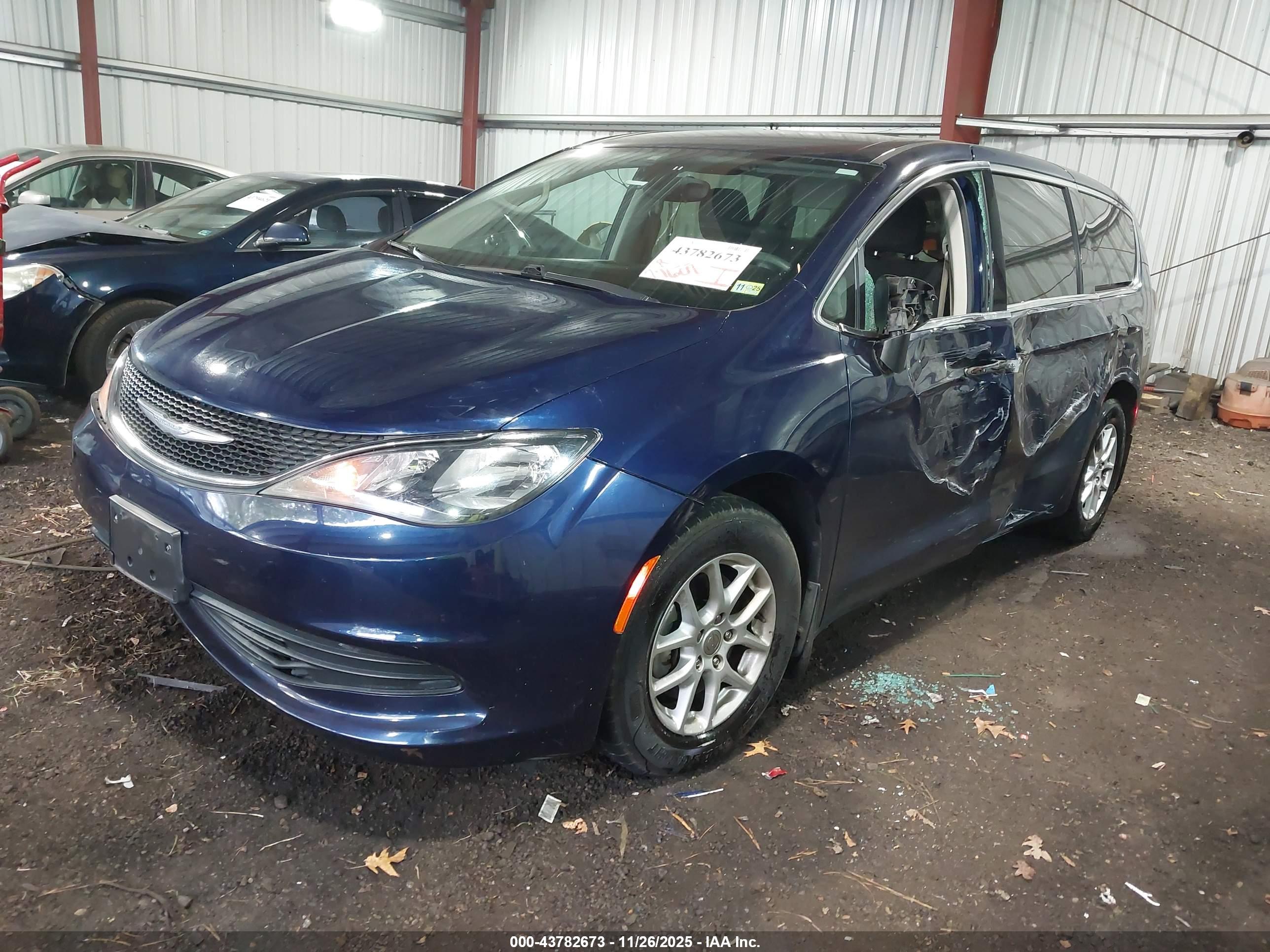 CHRYSLER PACIFICA image 2