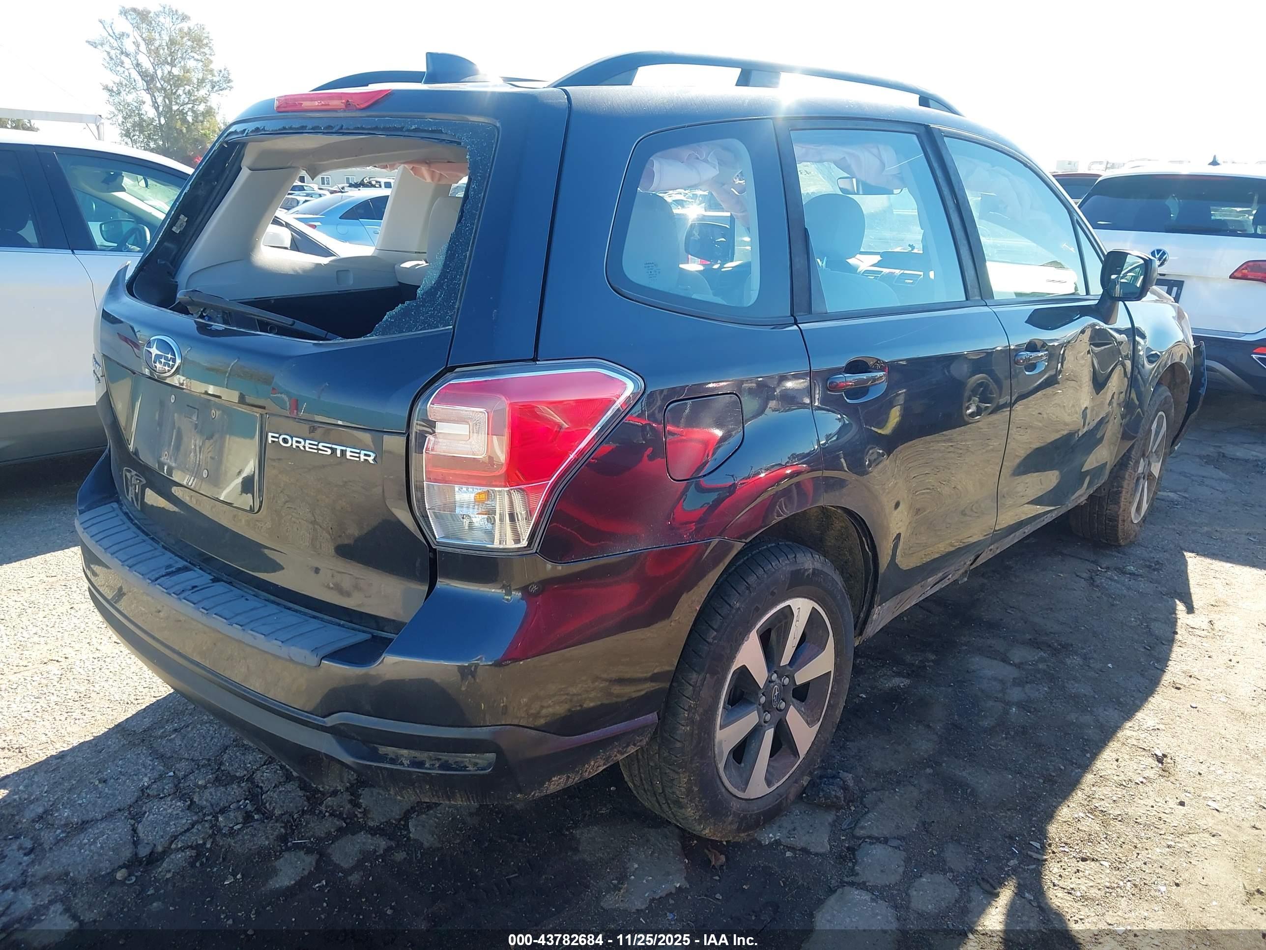 SUBARU FORESTER image 4