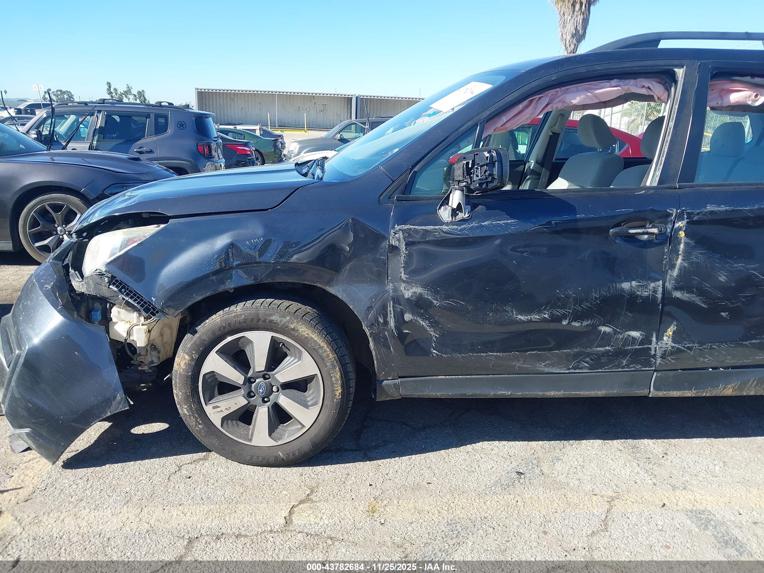 SUBARU FORESTER image 6