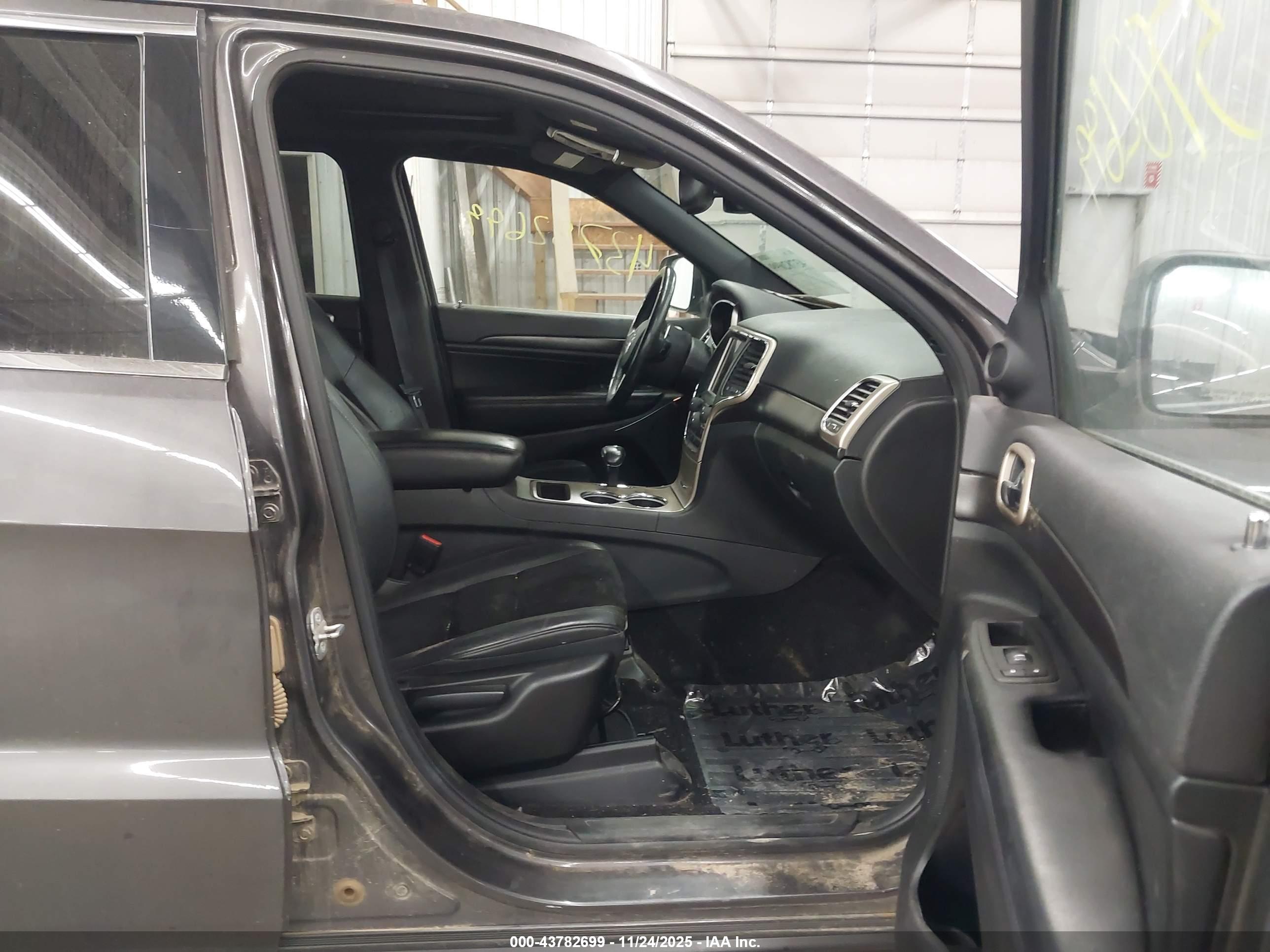 JEEP GRAND image 5