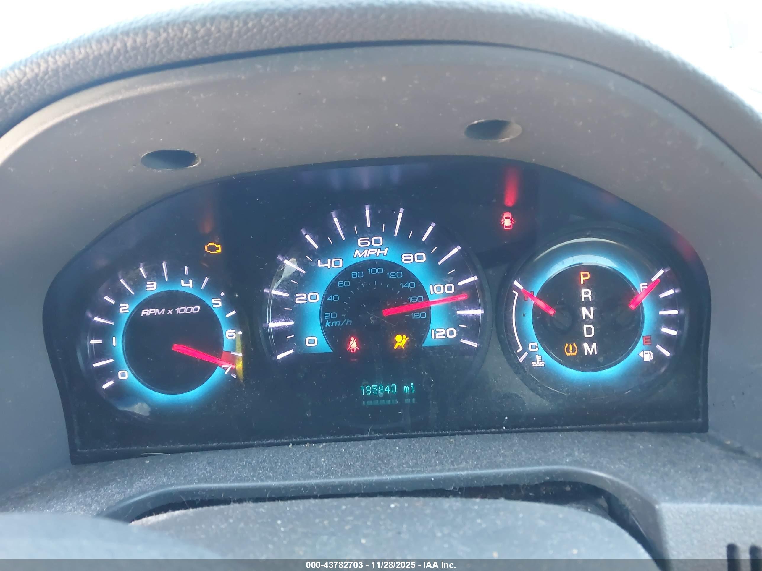 FORD FUSION image 7