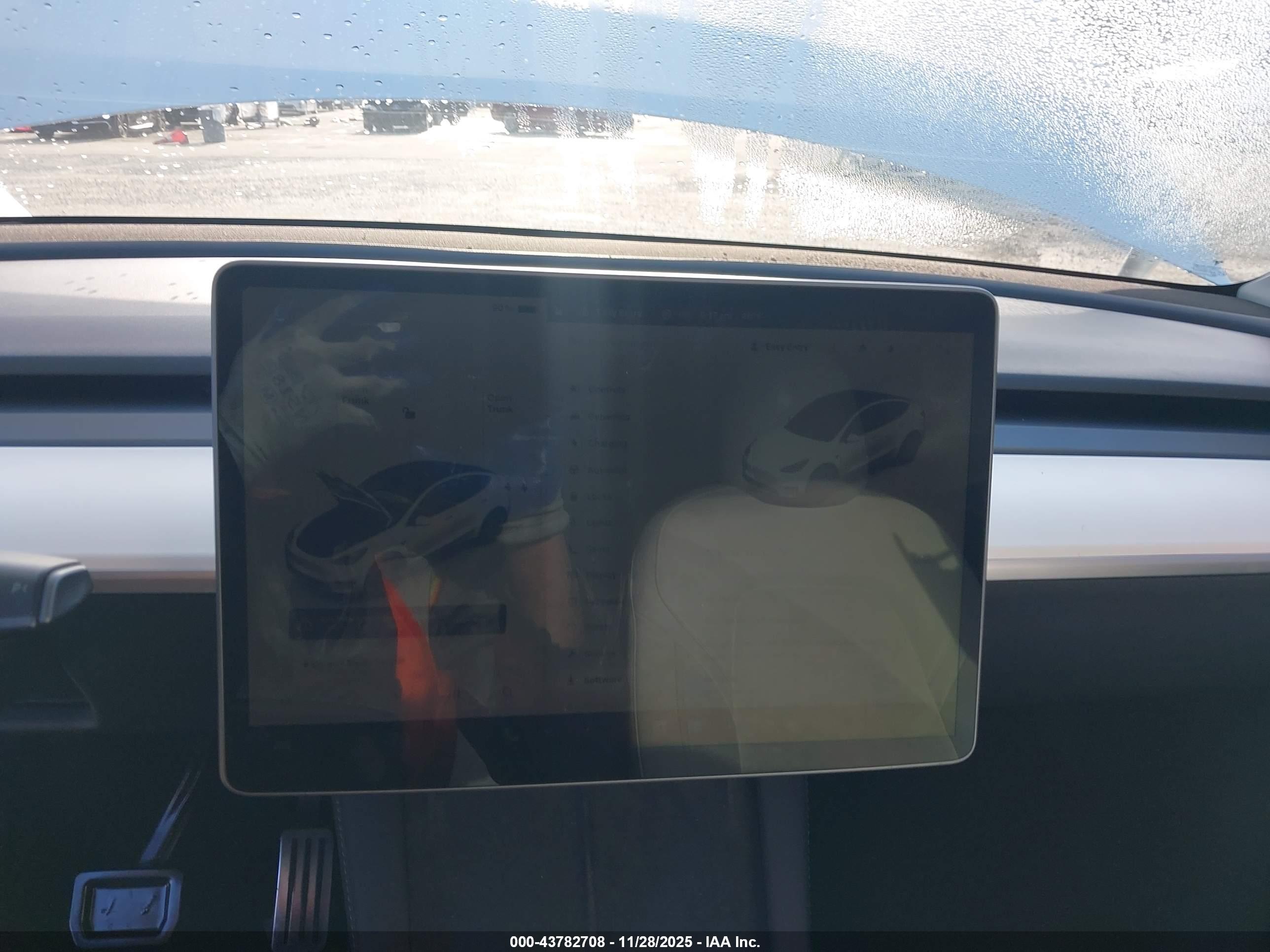 TESLA MODEL image 7