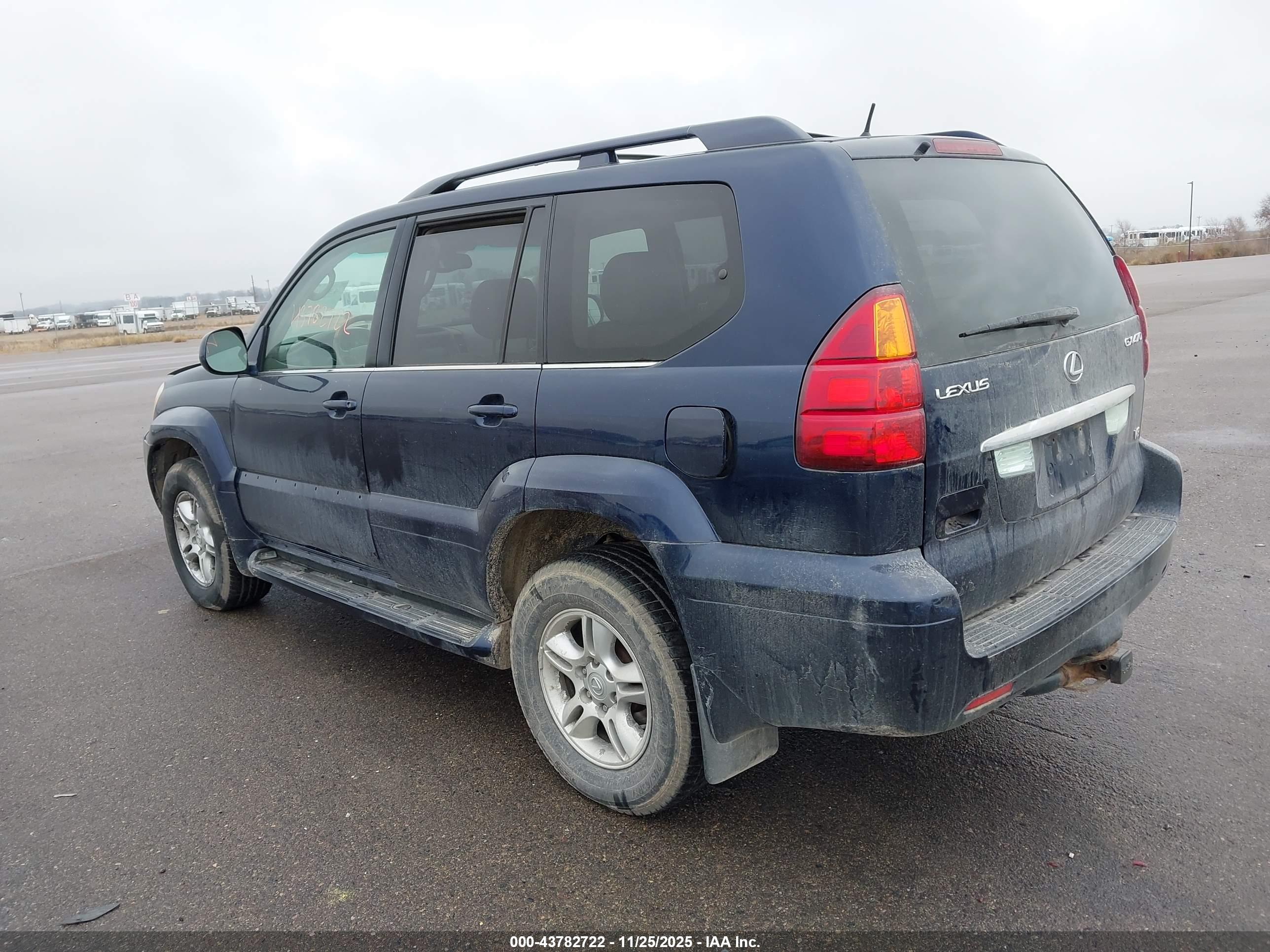 LEXUS GX image 3