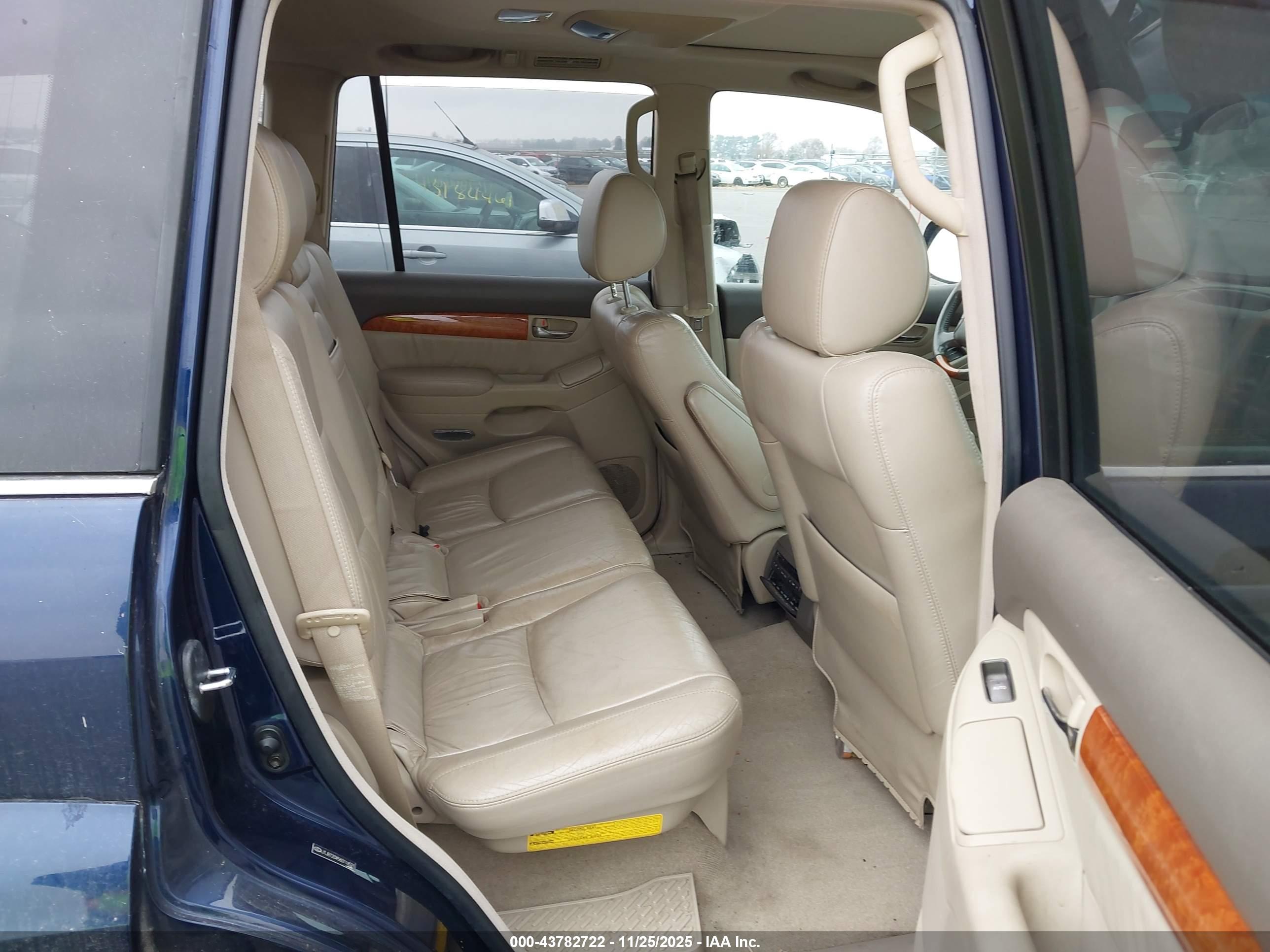 LEXUS GX image 8