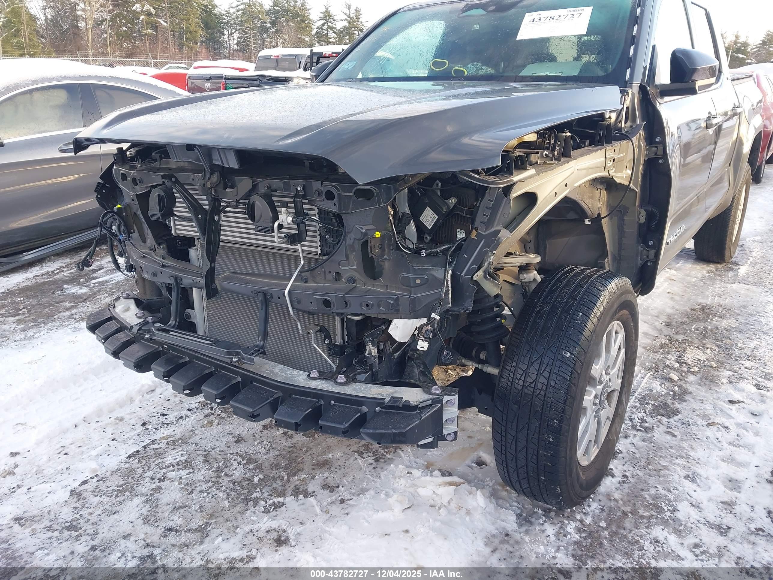 TOYOTA TACOMA image 6