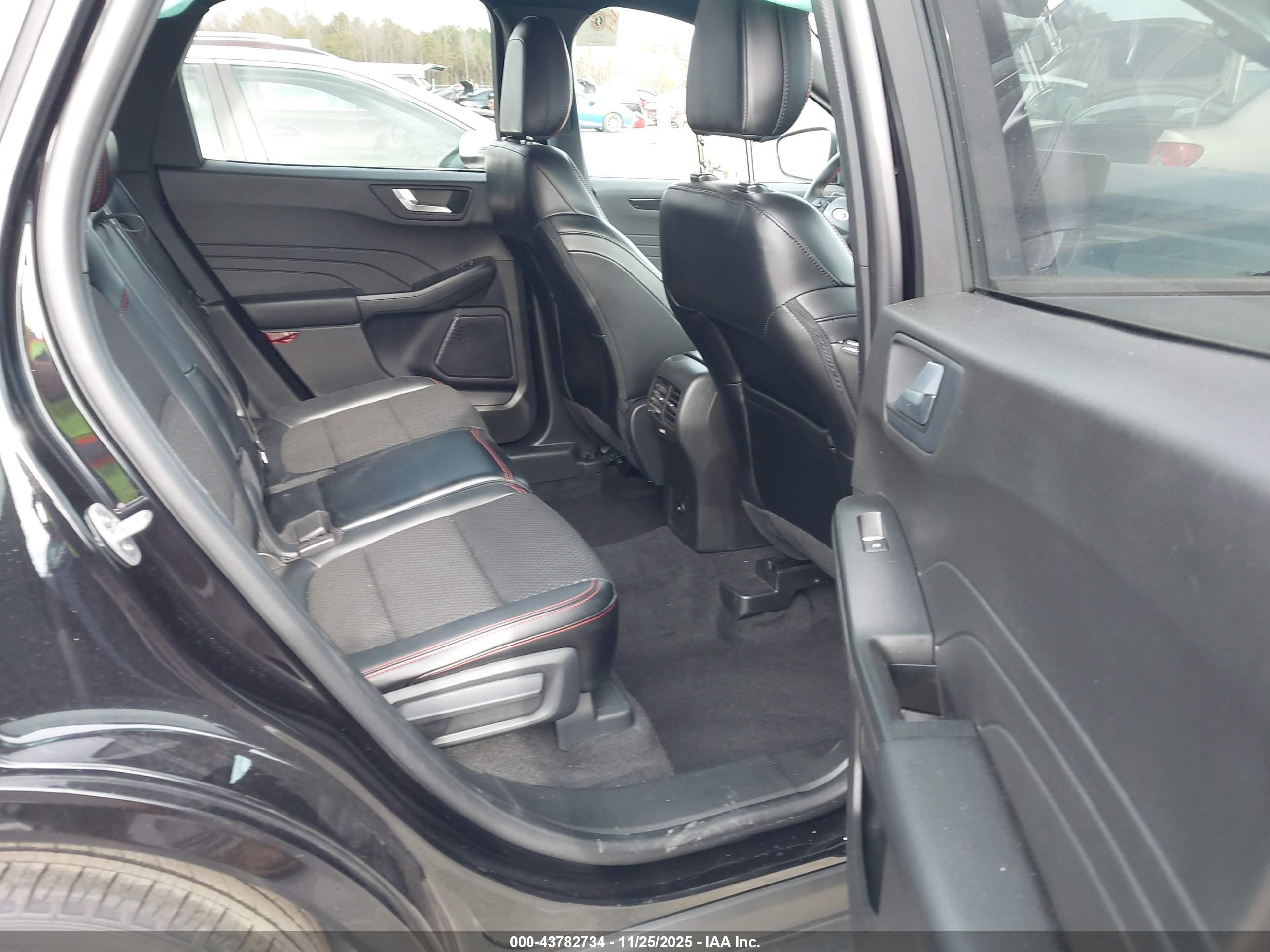 FORD ESCAPE image 8