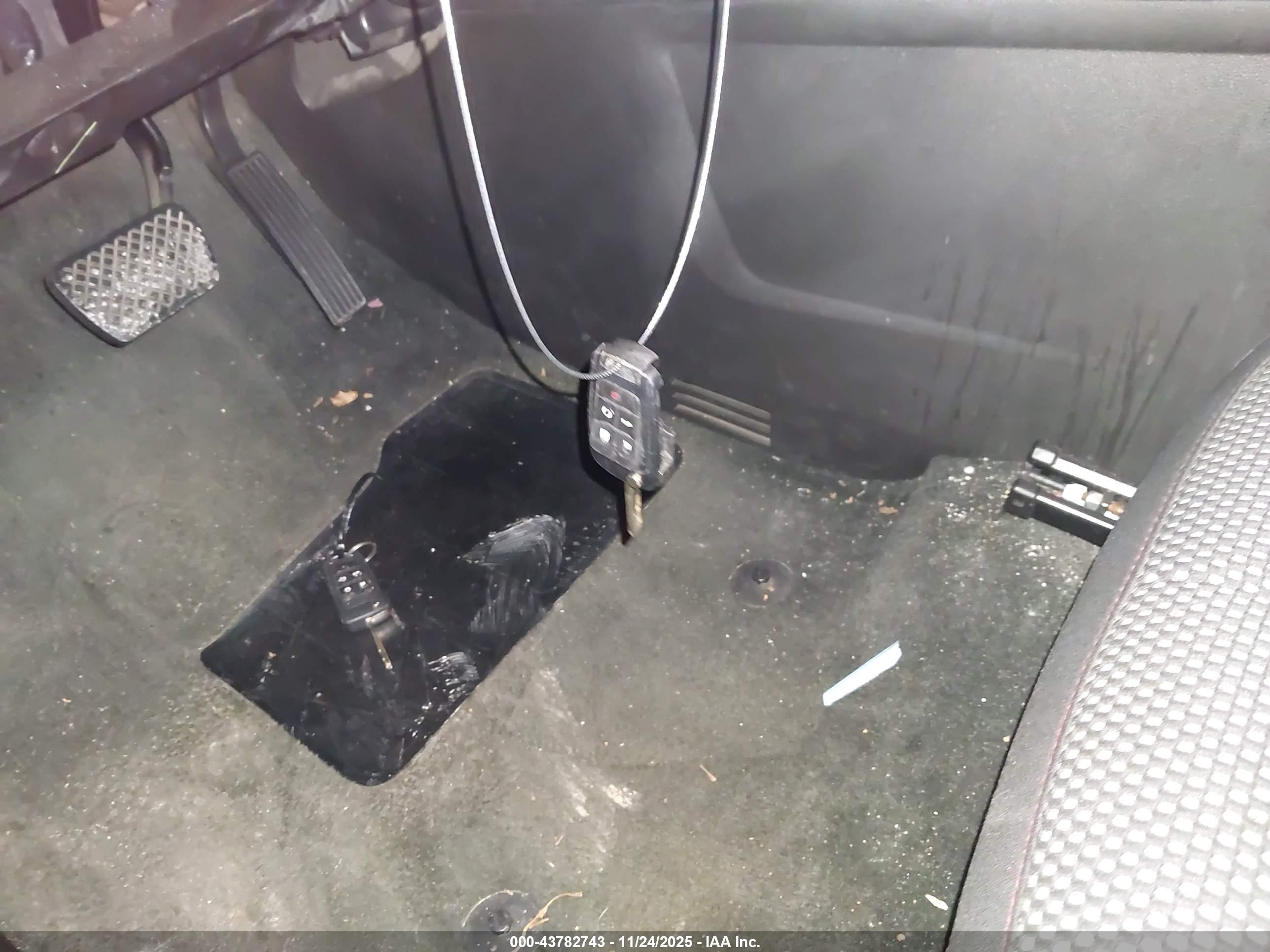 CHEVROLET EQUINOX image 11