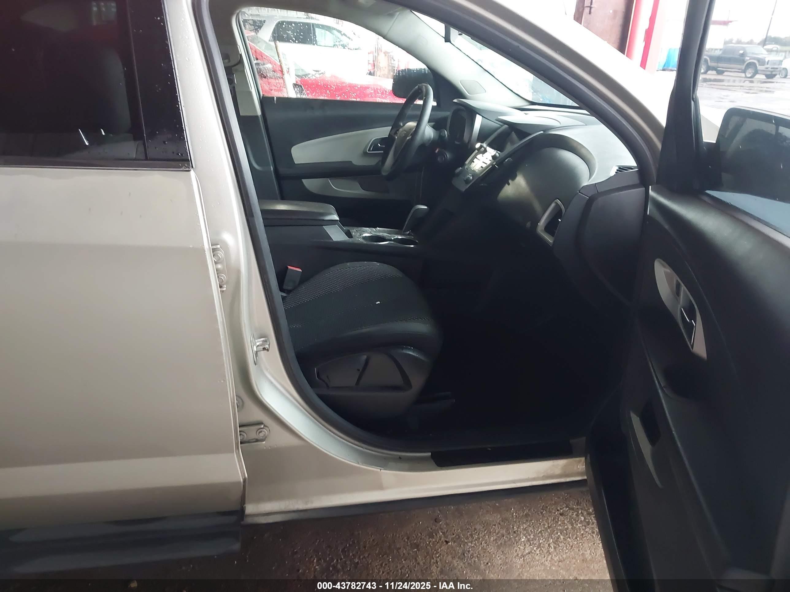 CHEVROLET EQUINOX image 5