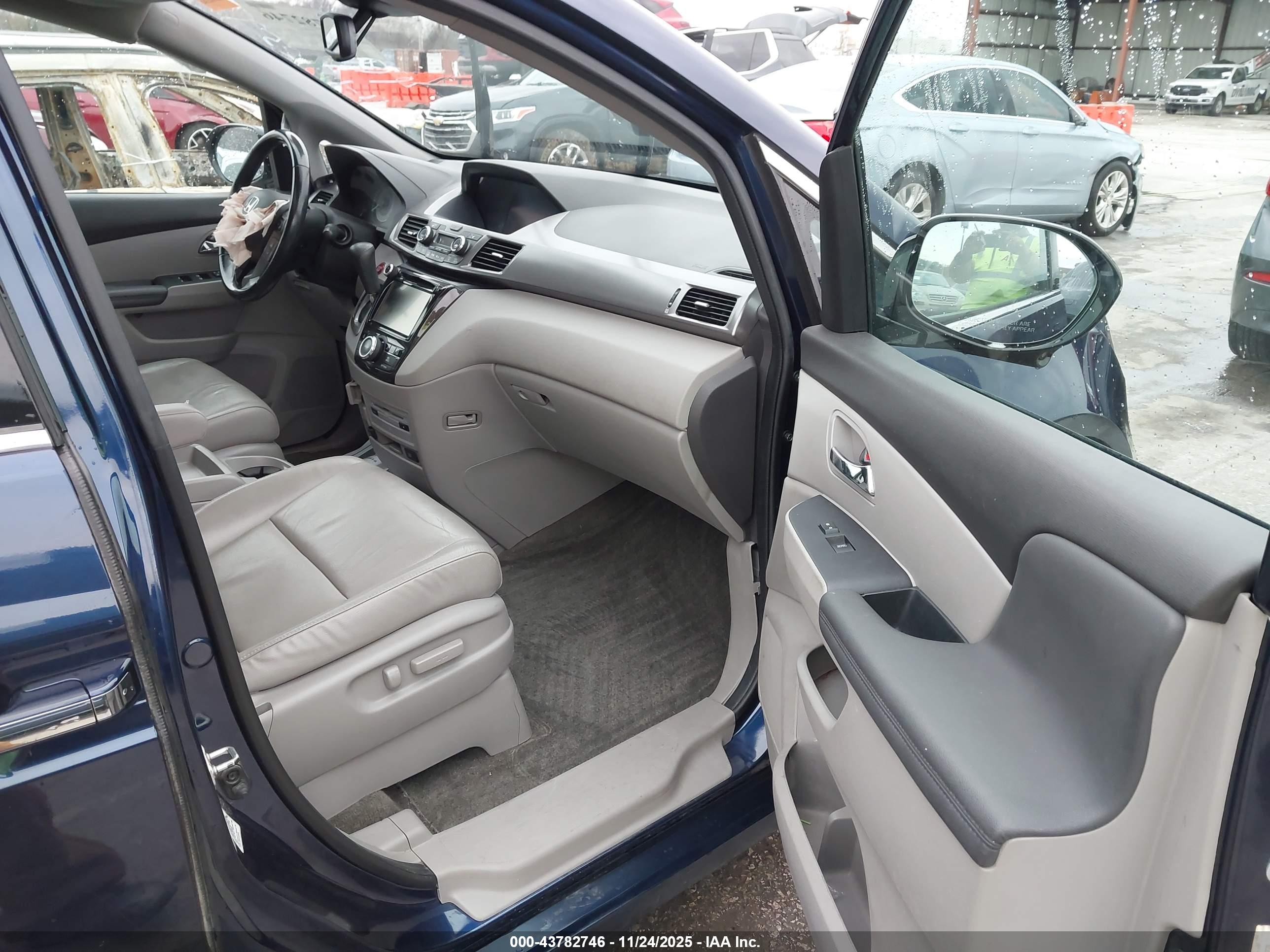 HONDA ODYSSEY image 5