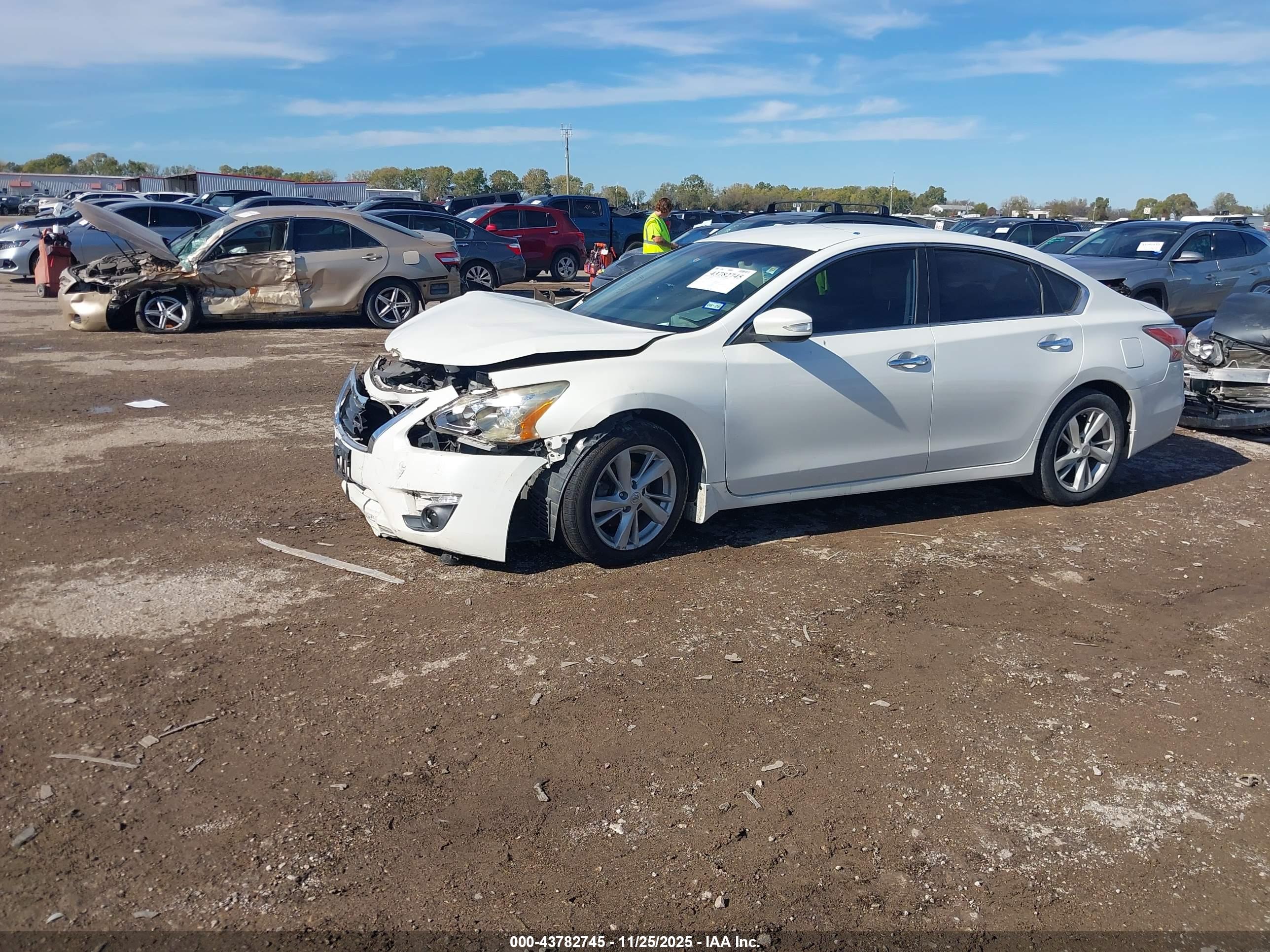 NISSAN ALTIMA image 2