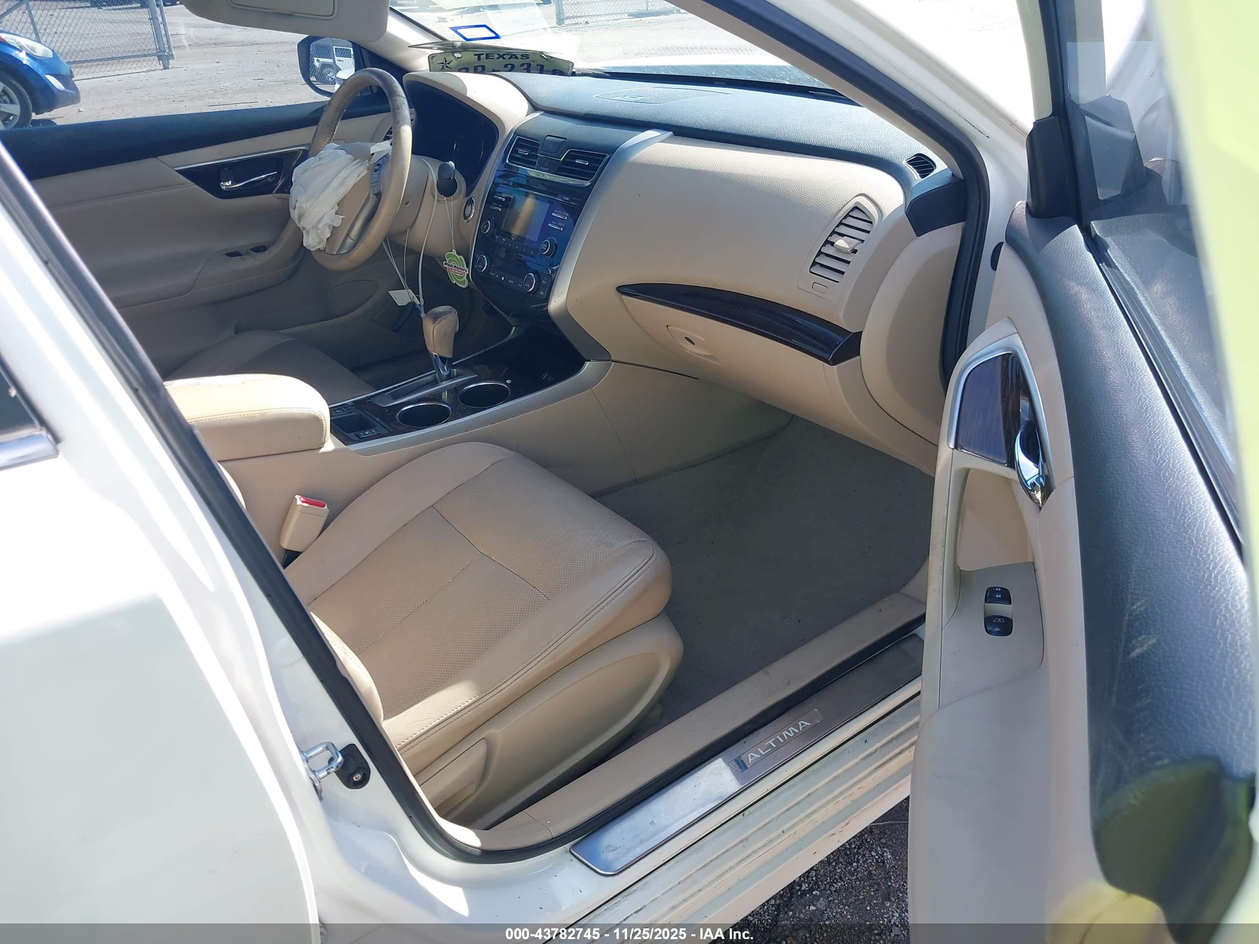 NISSAN ALTIMA image 5