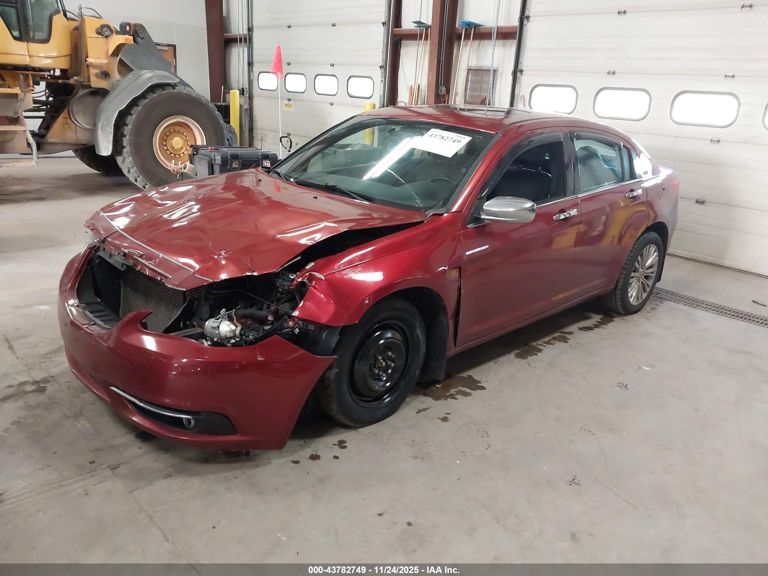 CHRYSLER 200 image 2