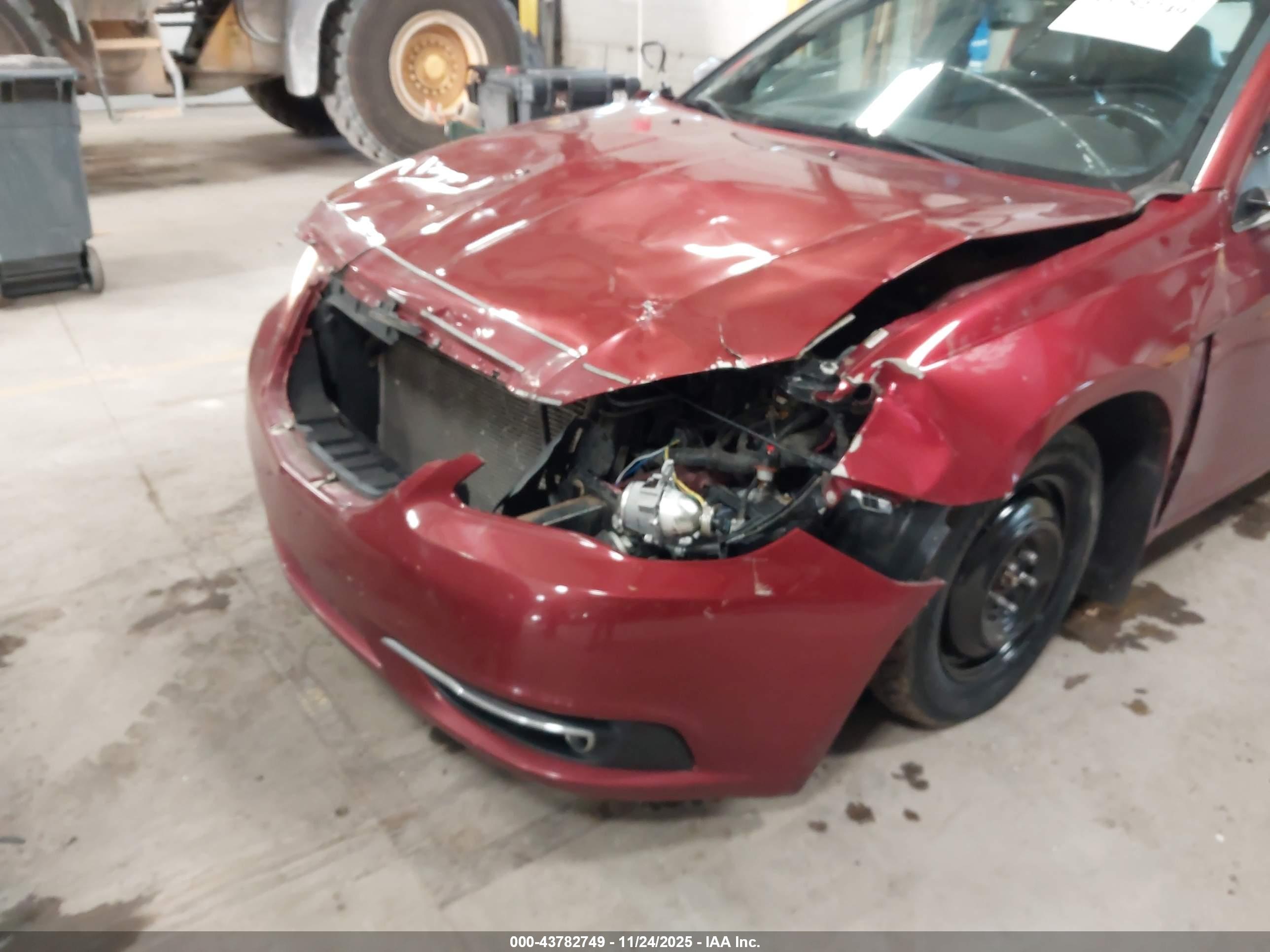 CHRYSLER 200 image 6