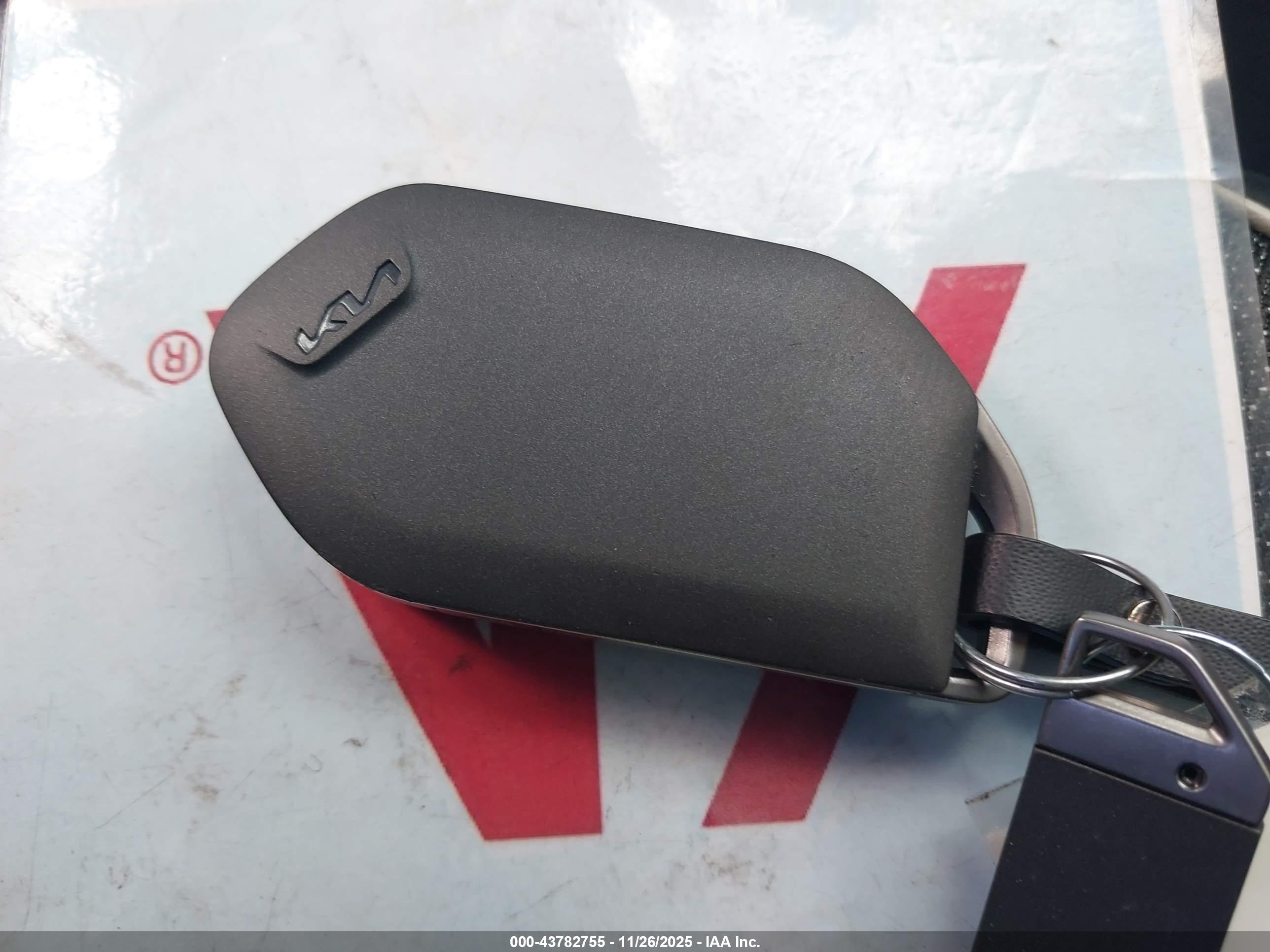 KIA K4 image 11
