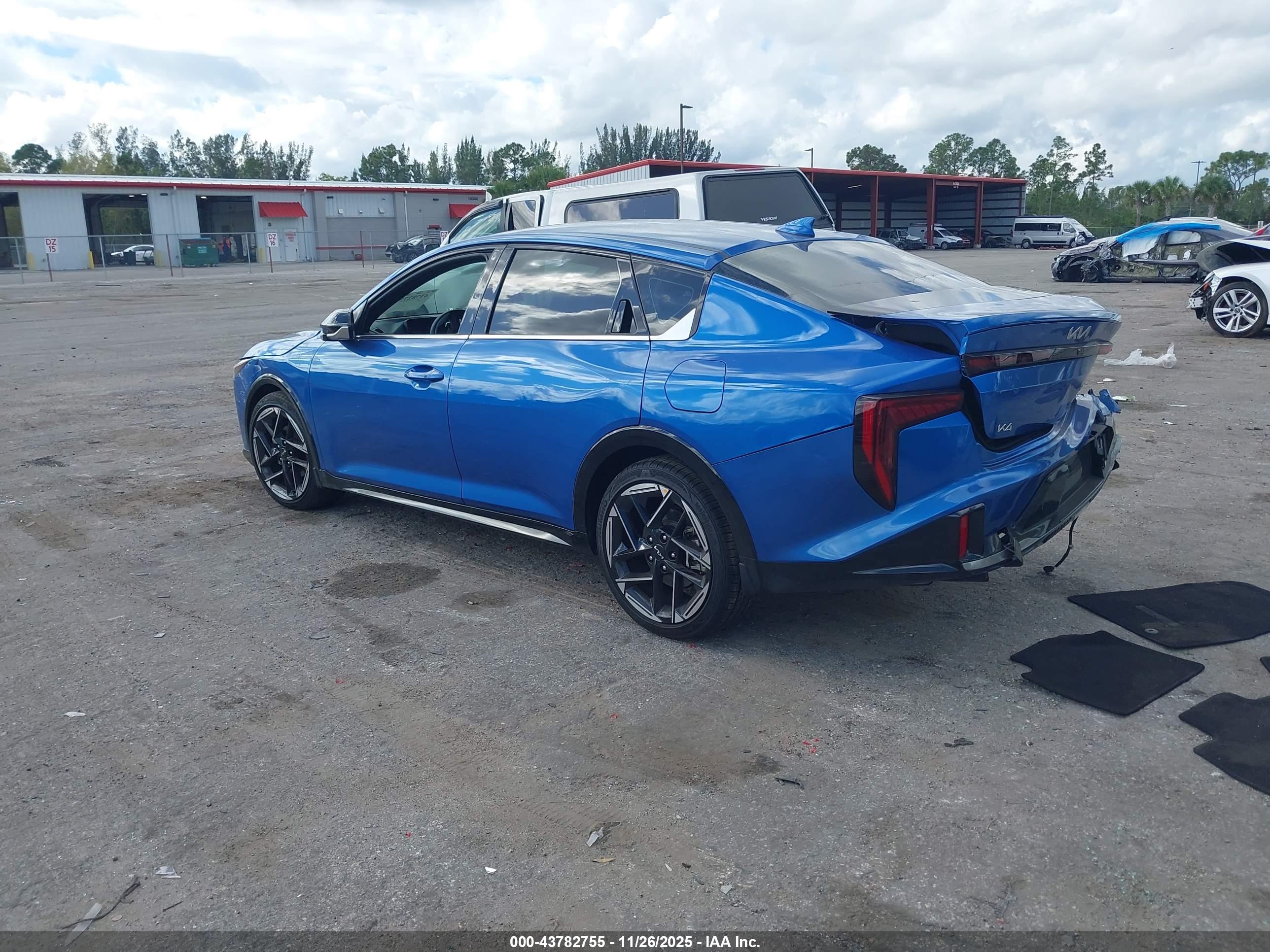 KIA K4 image 3