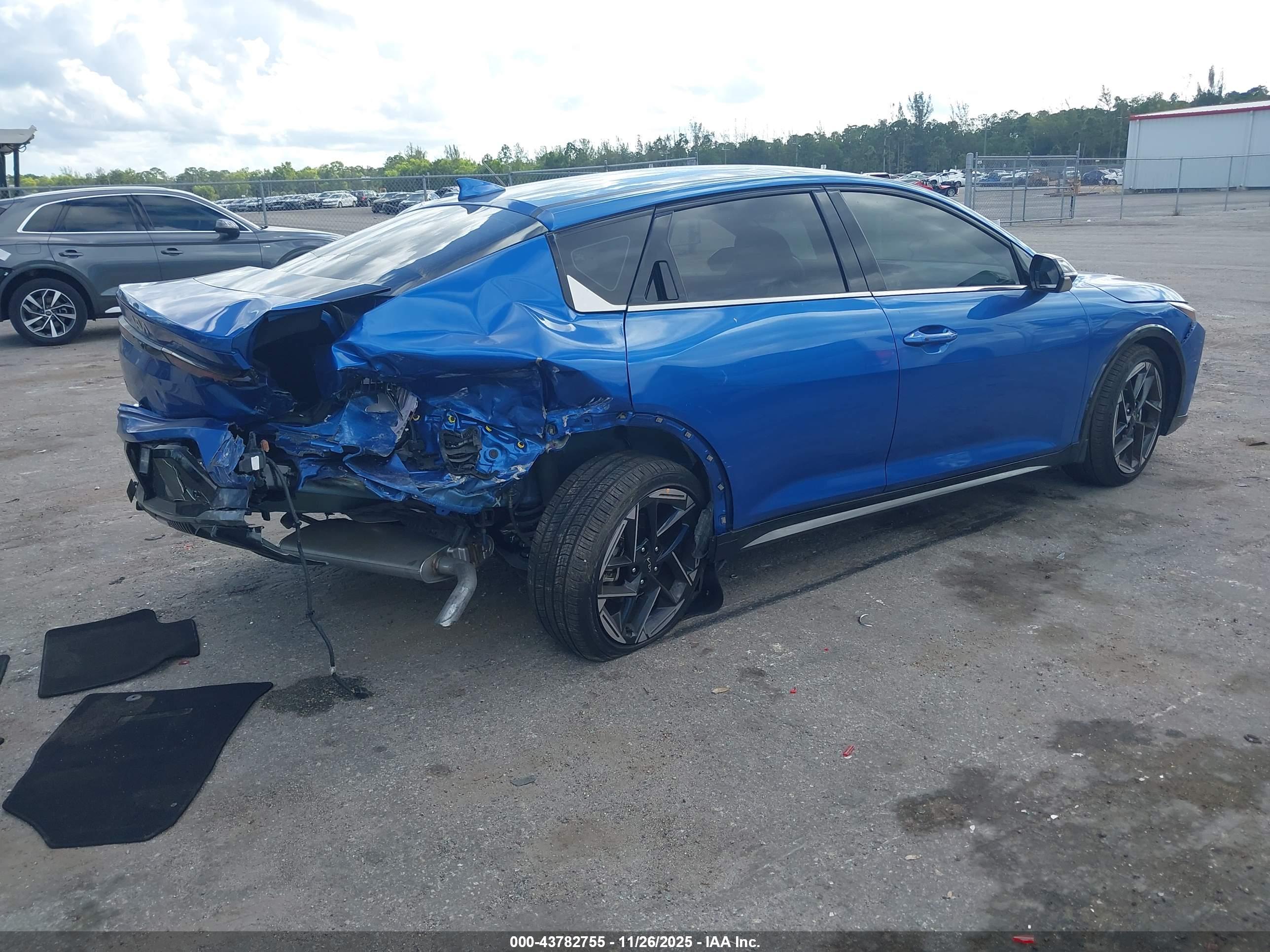 KIA K4 image 4