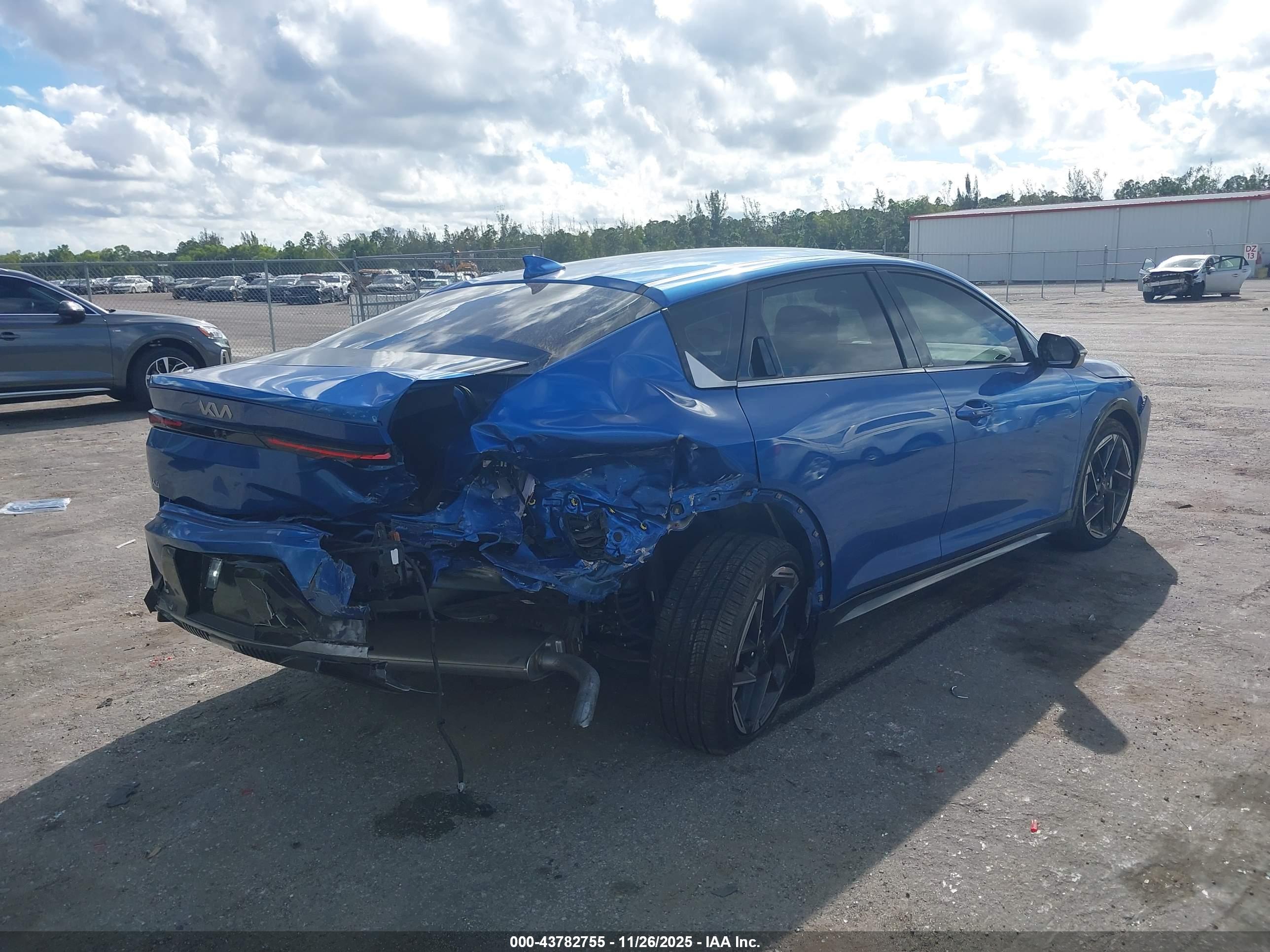 KIA K4 image 6