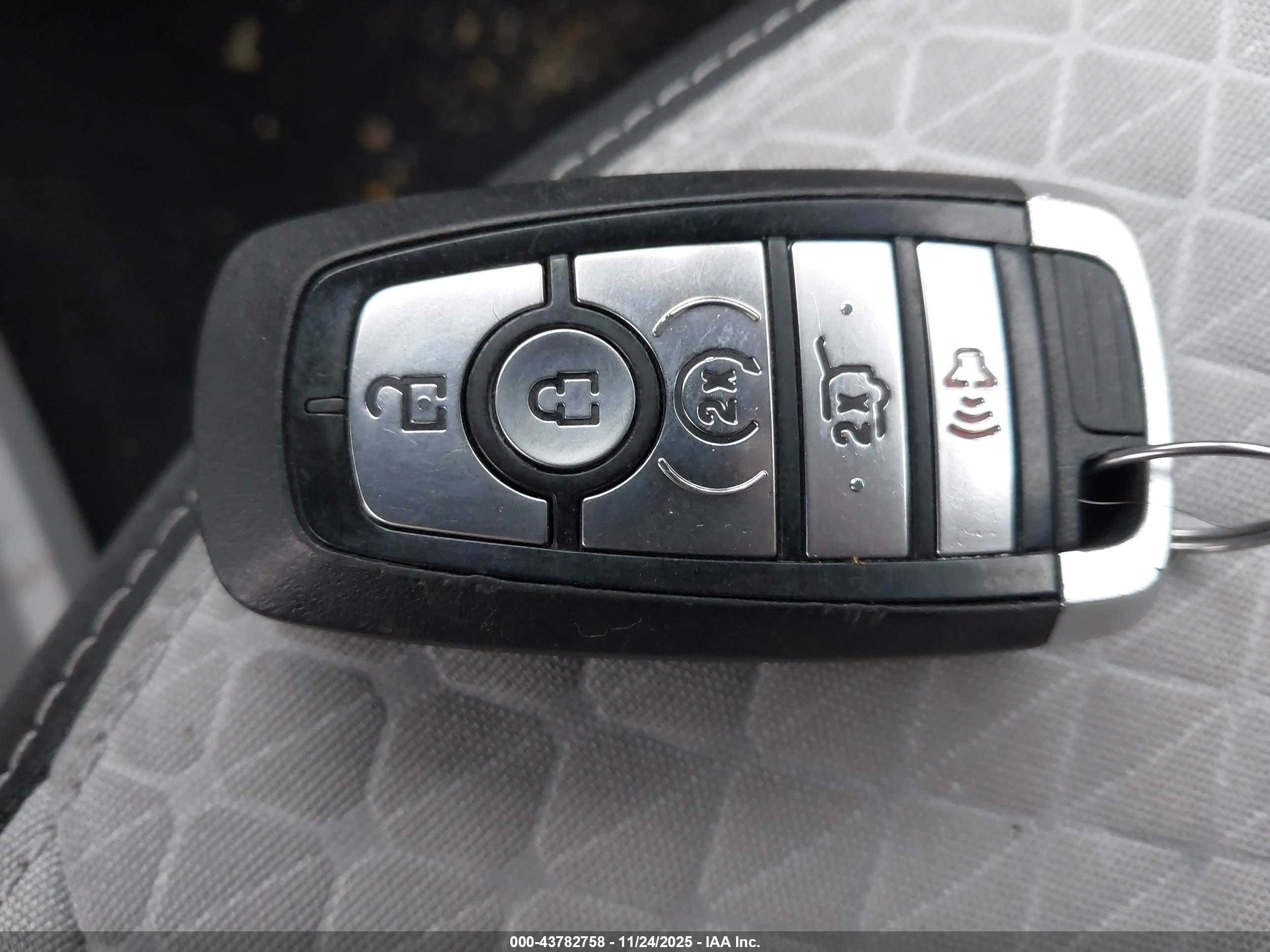 FORD ESCAPE image 11