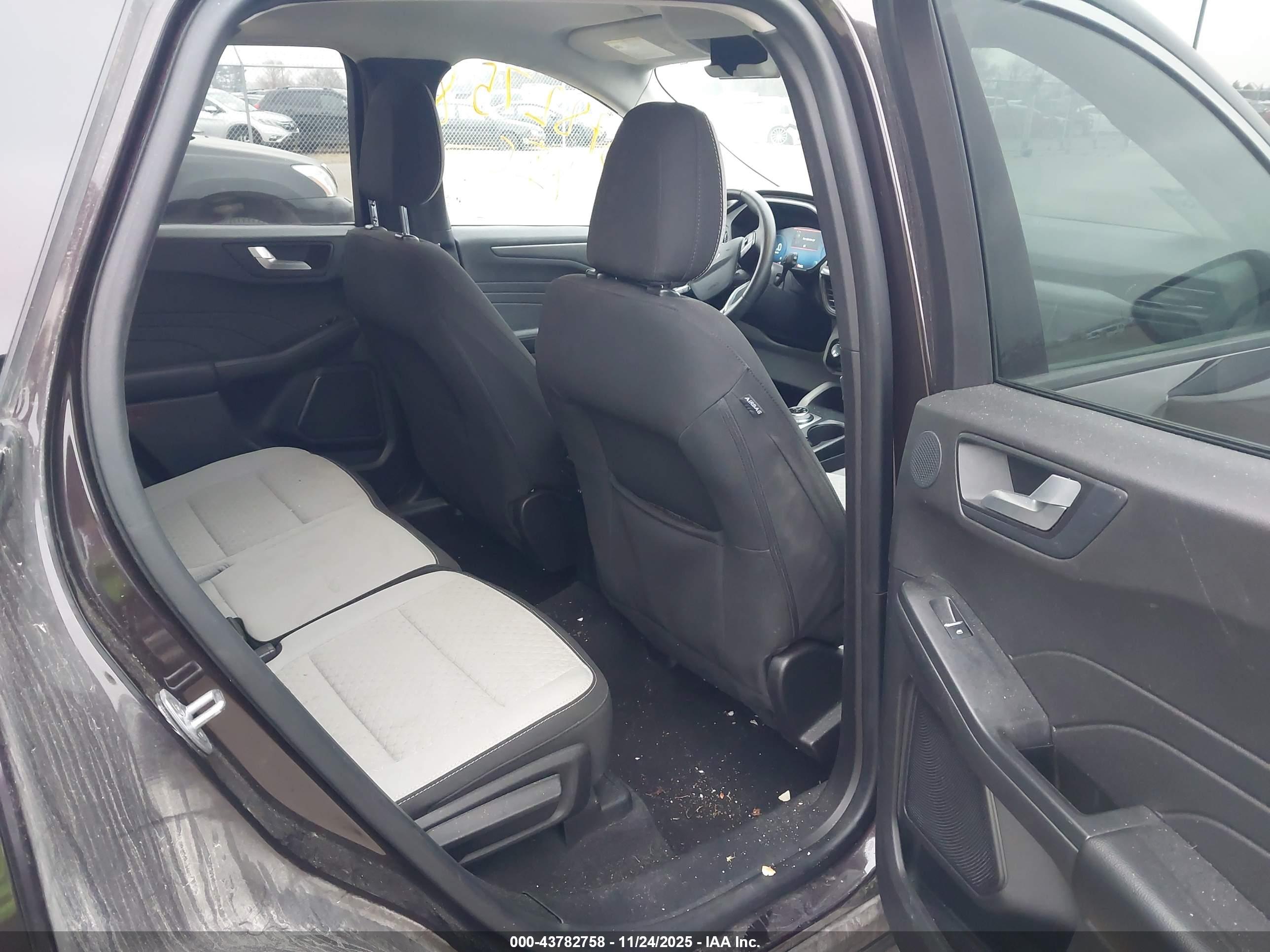 FORD ESCAPE image 8