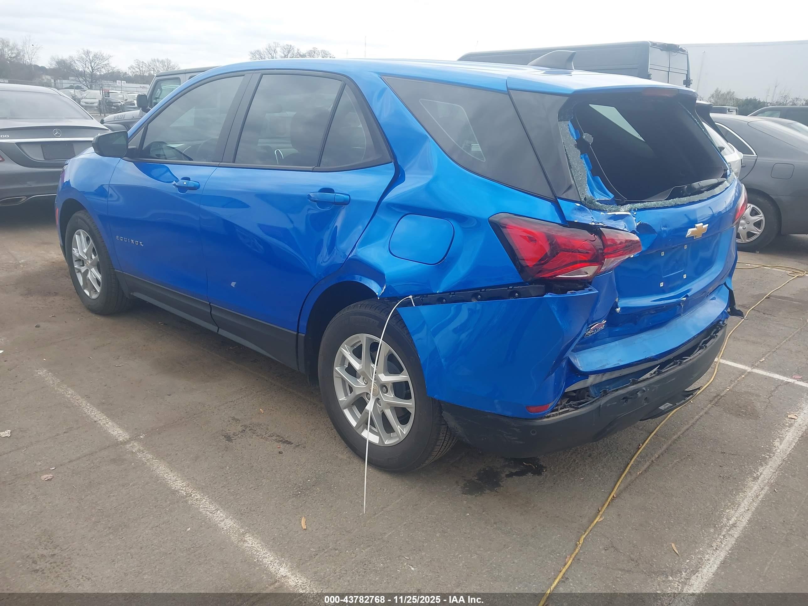 CHEVROLET EQUINOX image 3