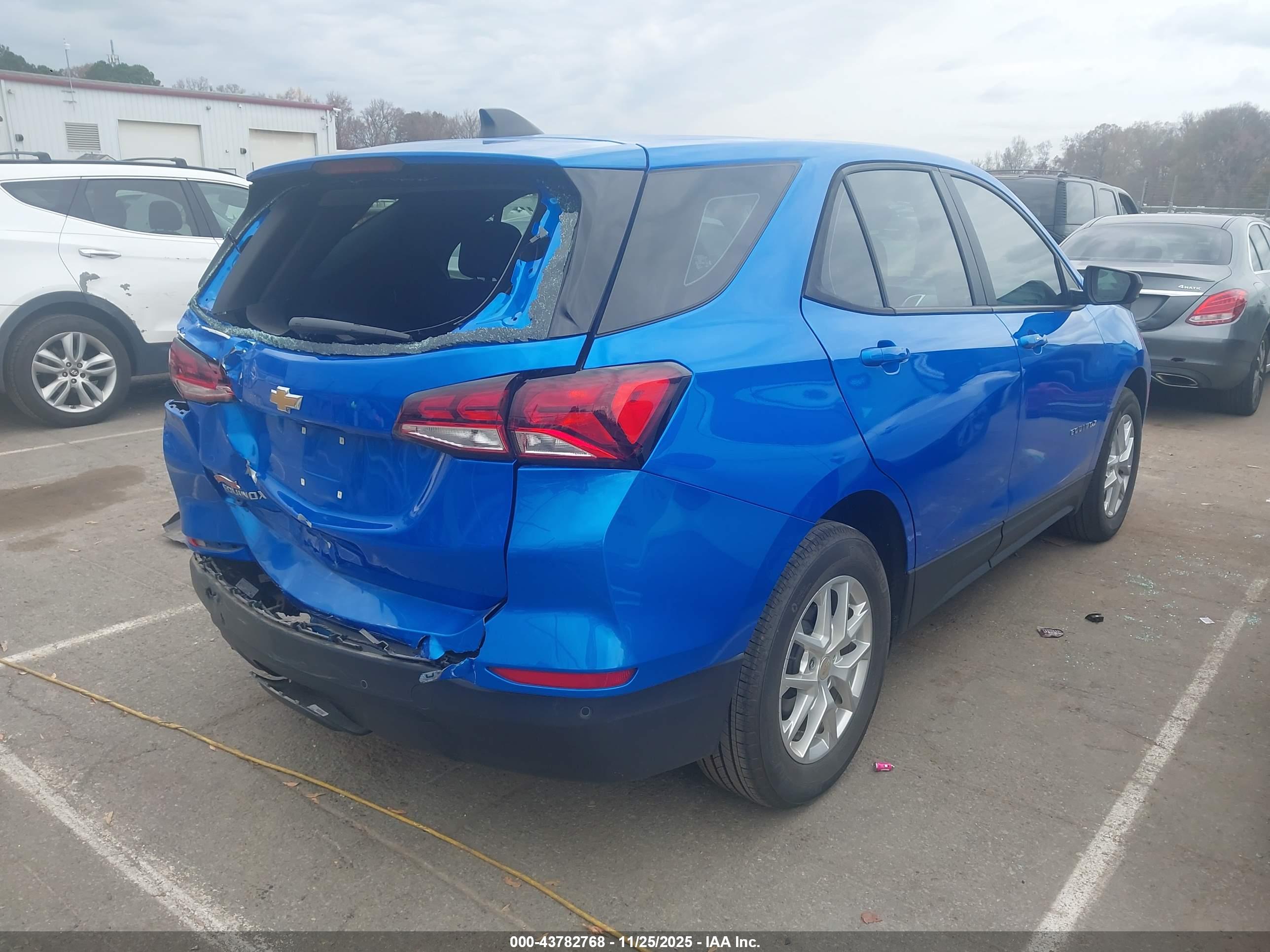 CHEVROLET EQUINOX image 4