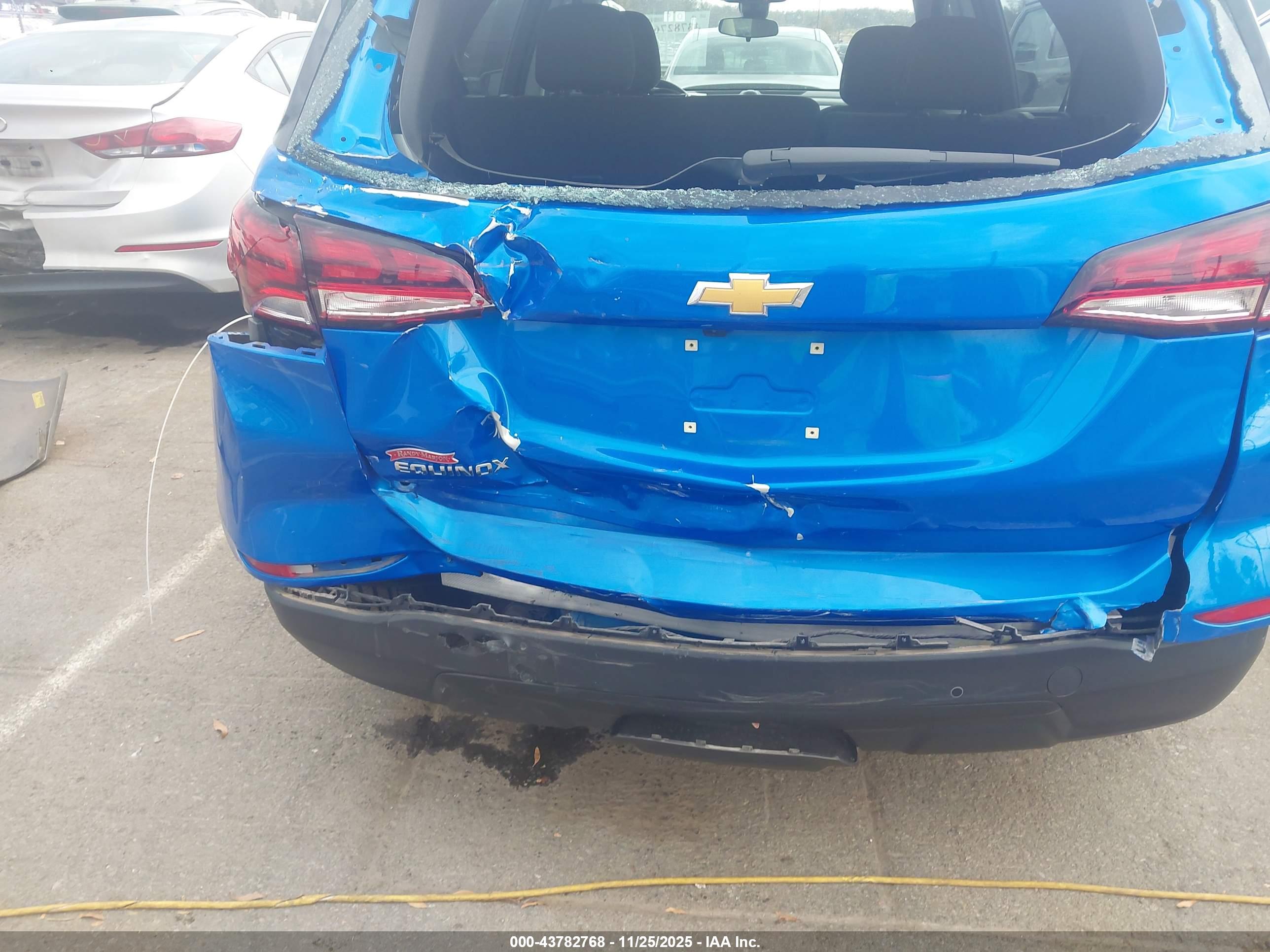 CHEVROLET EQUINOX image 6
