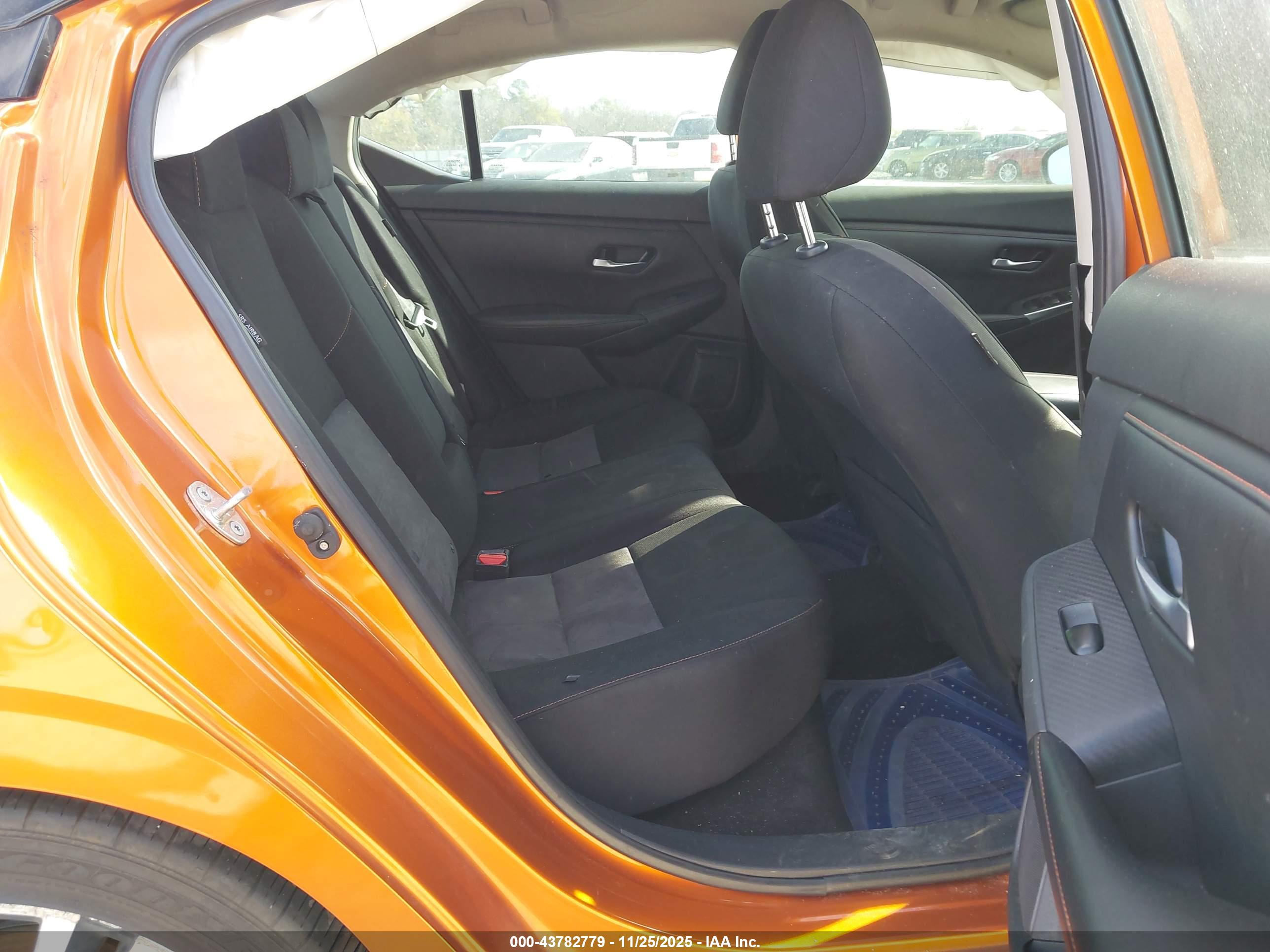 NISSAN SENTRA image 8