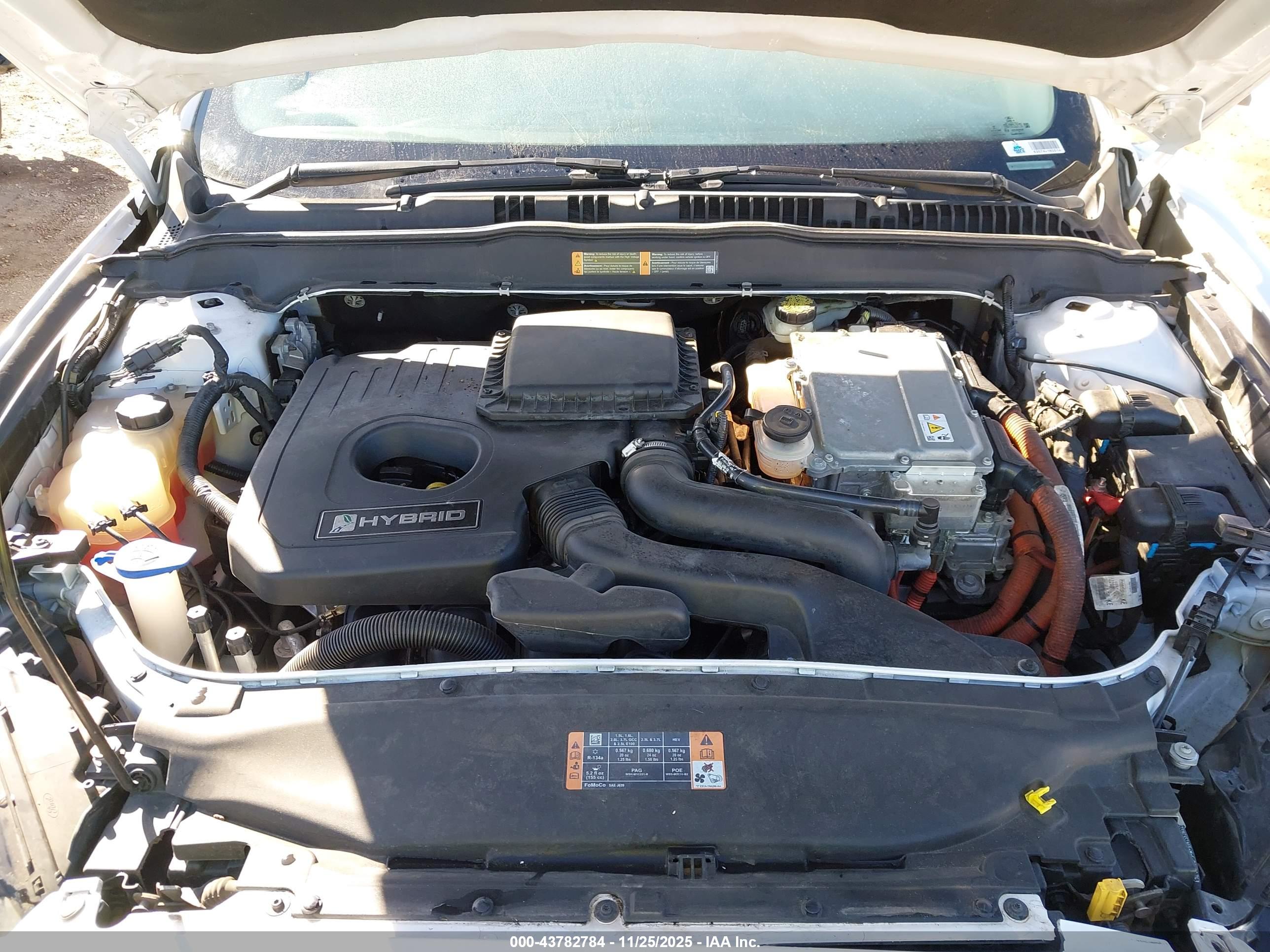 FORD FUSION image 10