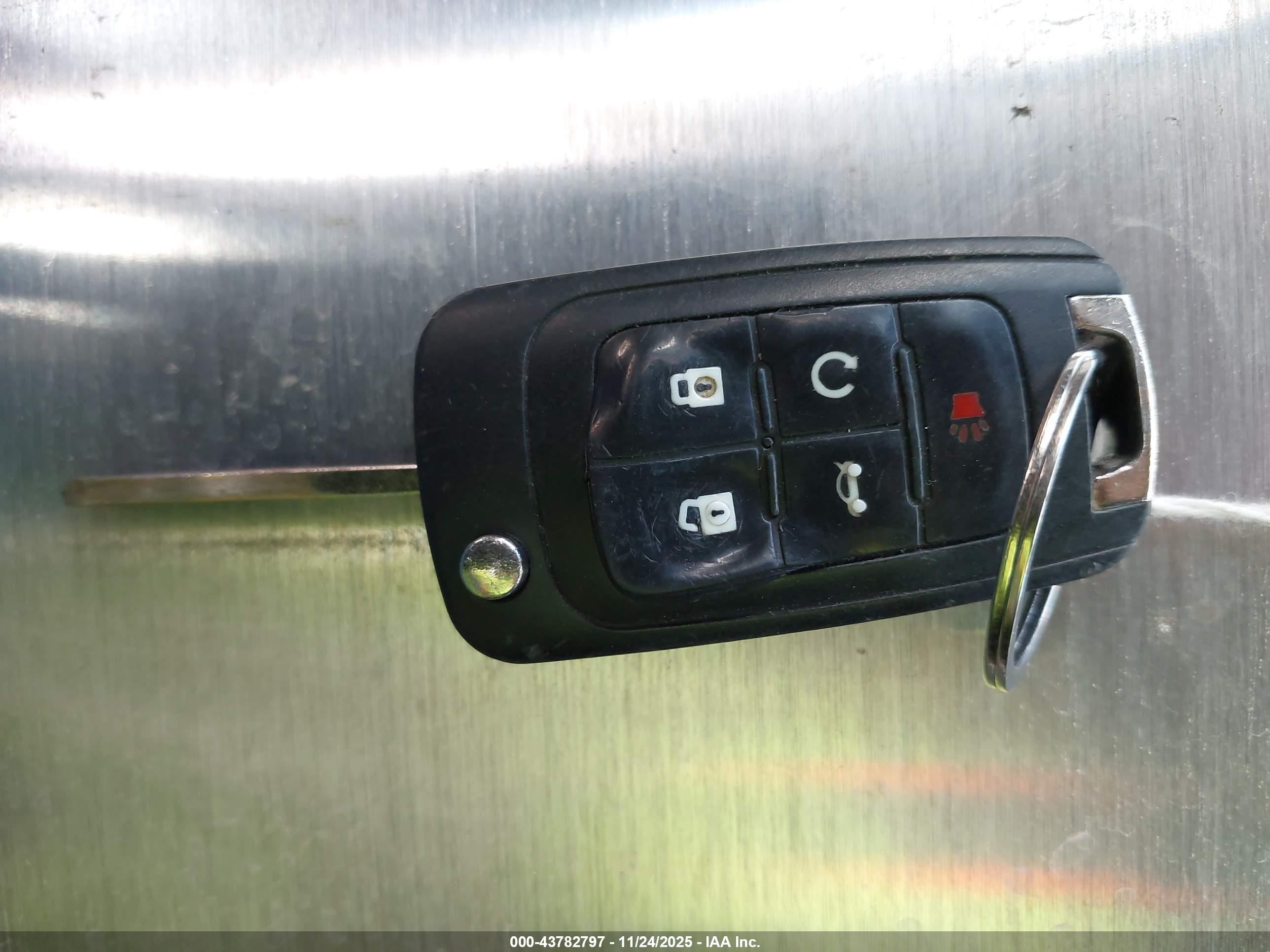 CHEVROLET EQUINOX image 11