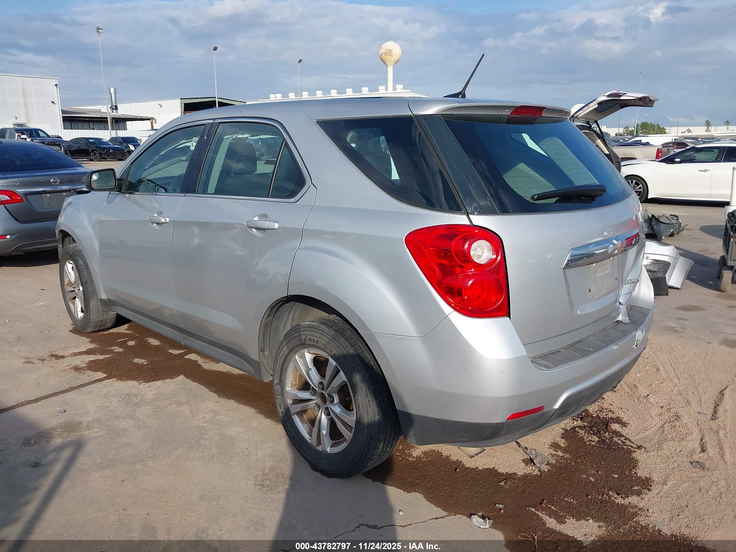 CHEVROLET EQUINOX image 3